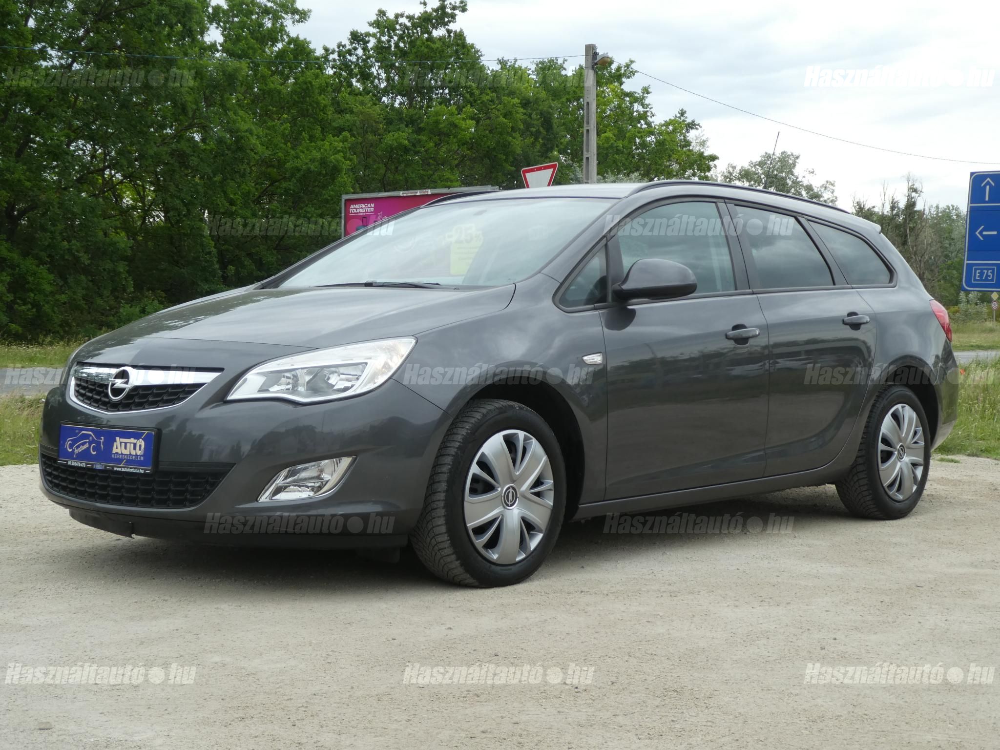 OPEL ASTRA J 2011/10 - 1