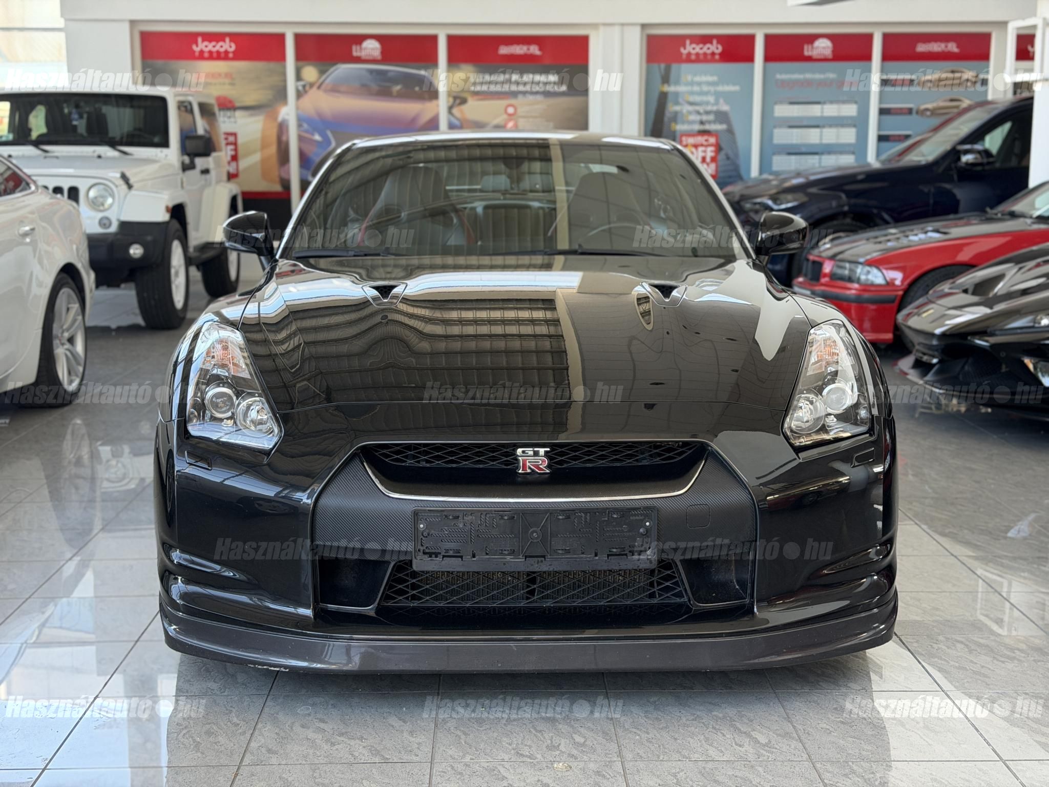 NISSAN GT-R 2010/3 - 1