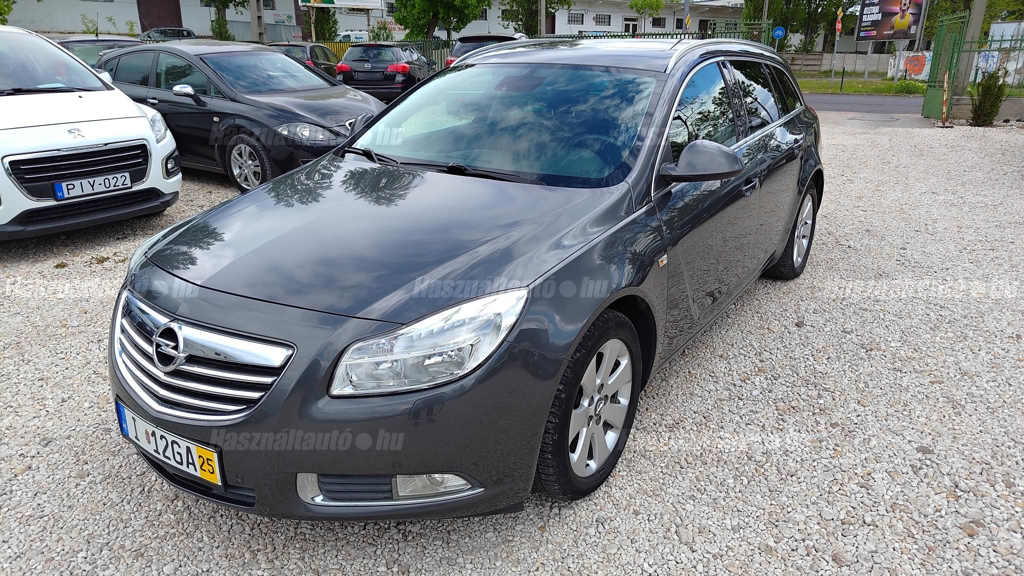 OPEL INSIGNIA 2012/6 - 1