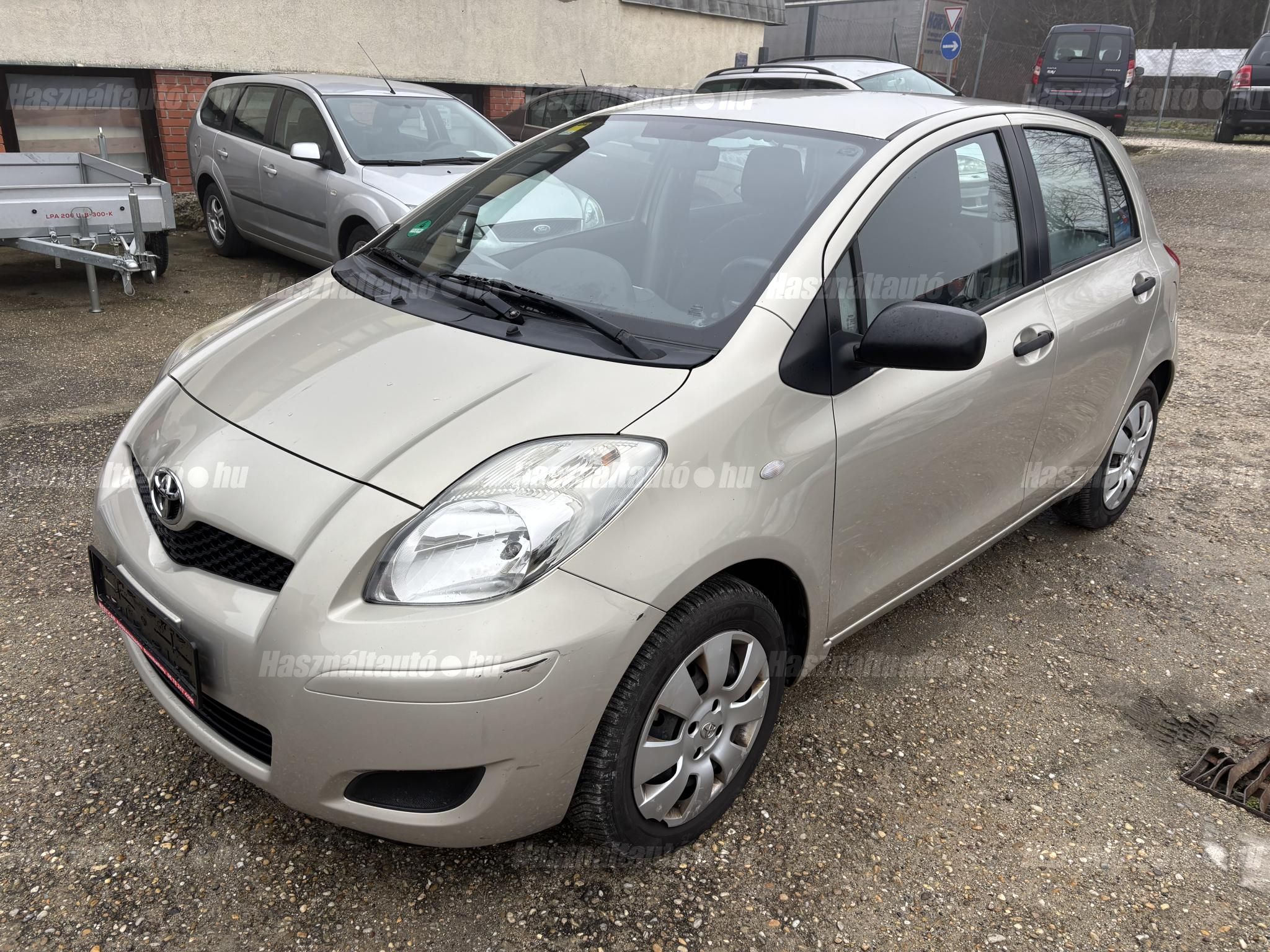 TOYOTA YARIS 2010/2 - 1