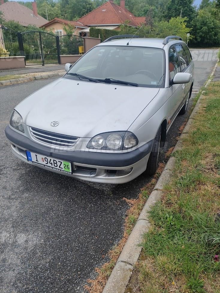 TOYOTA AVENSIS 2000/7 - 1