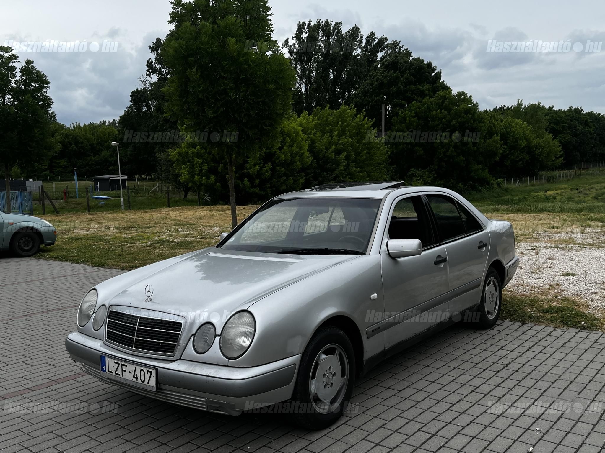 MERCEDES-BENZ E 200 1996/6 - 1