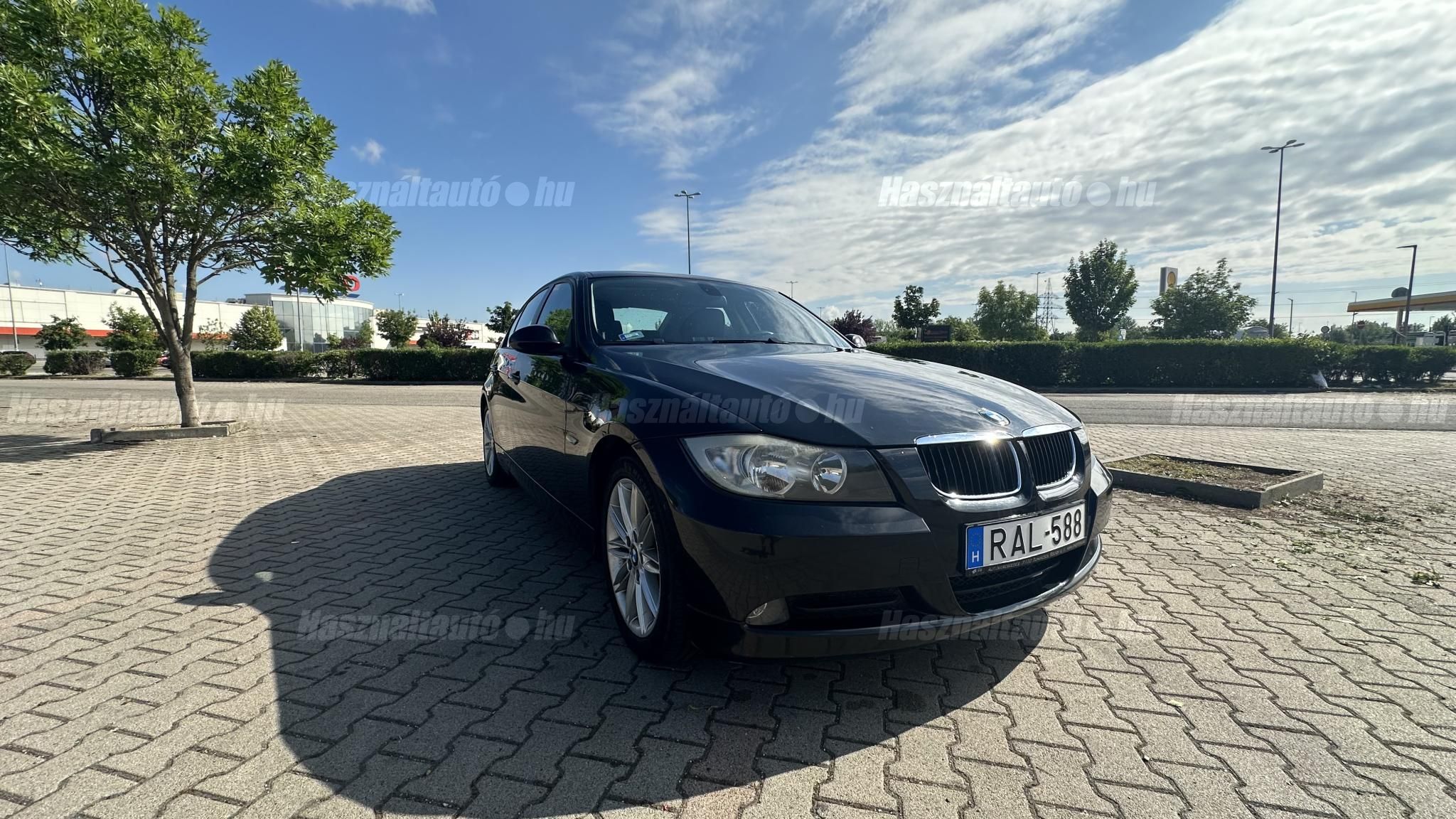 BMW 318 2008/4 - 1