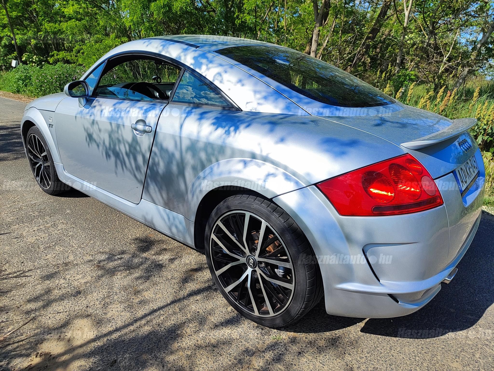 AUDI TT 2000/4 - 1