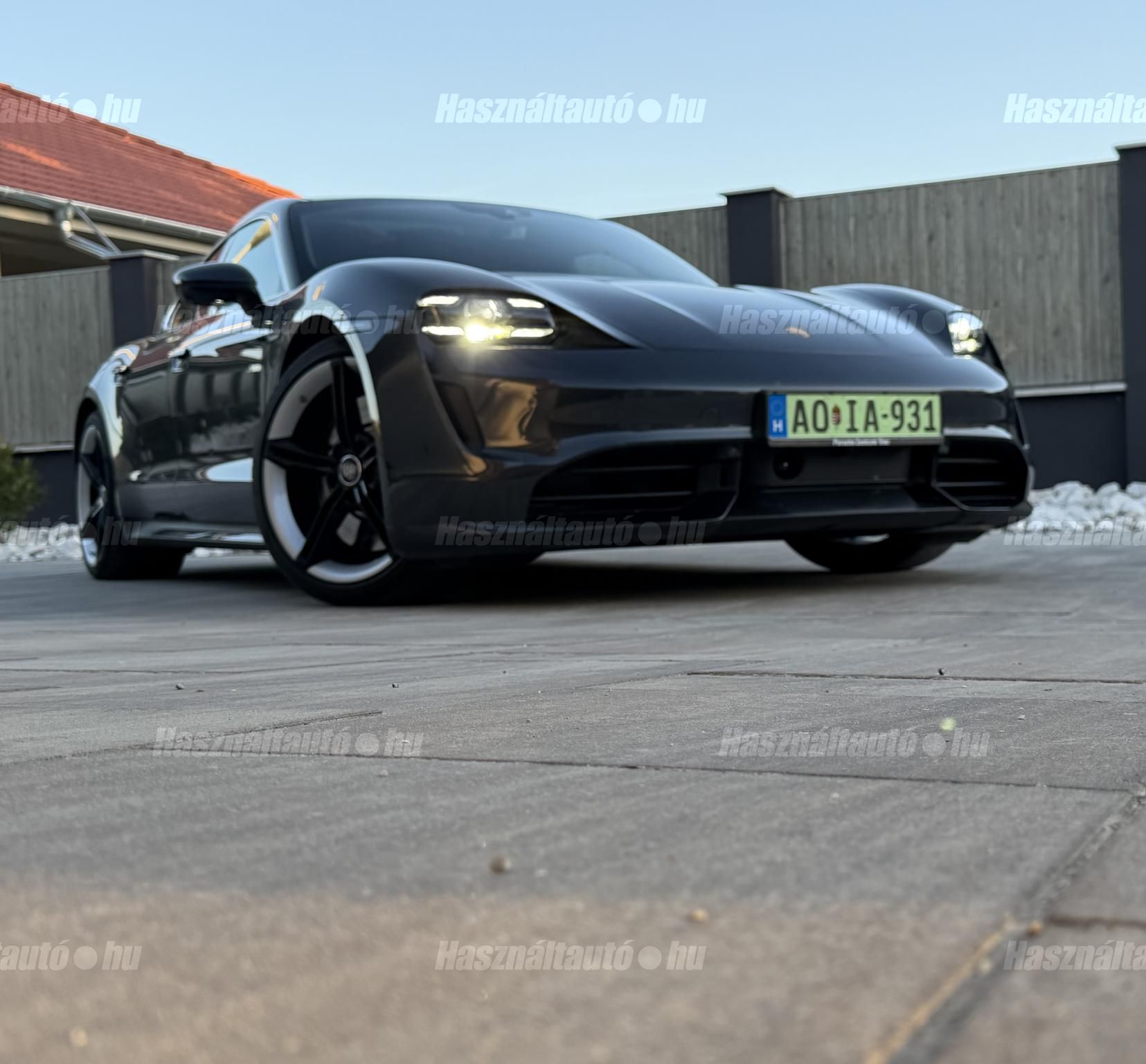 PORSCHE TAYCAN 2021/5 - 1