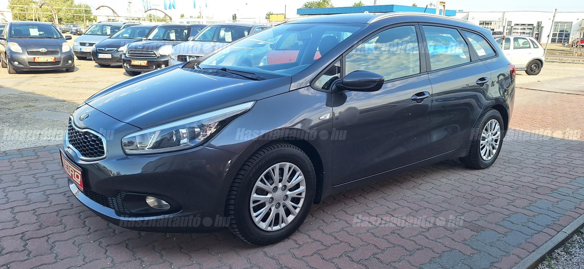 KIA CEE'D 2012/10 - 1