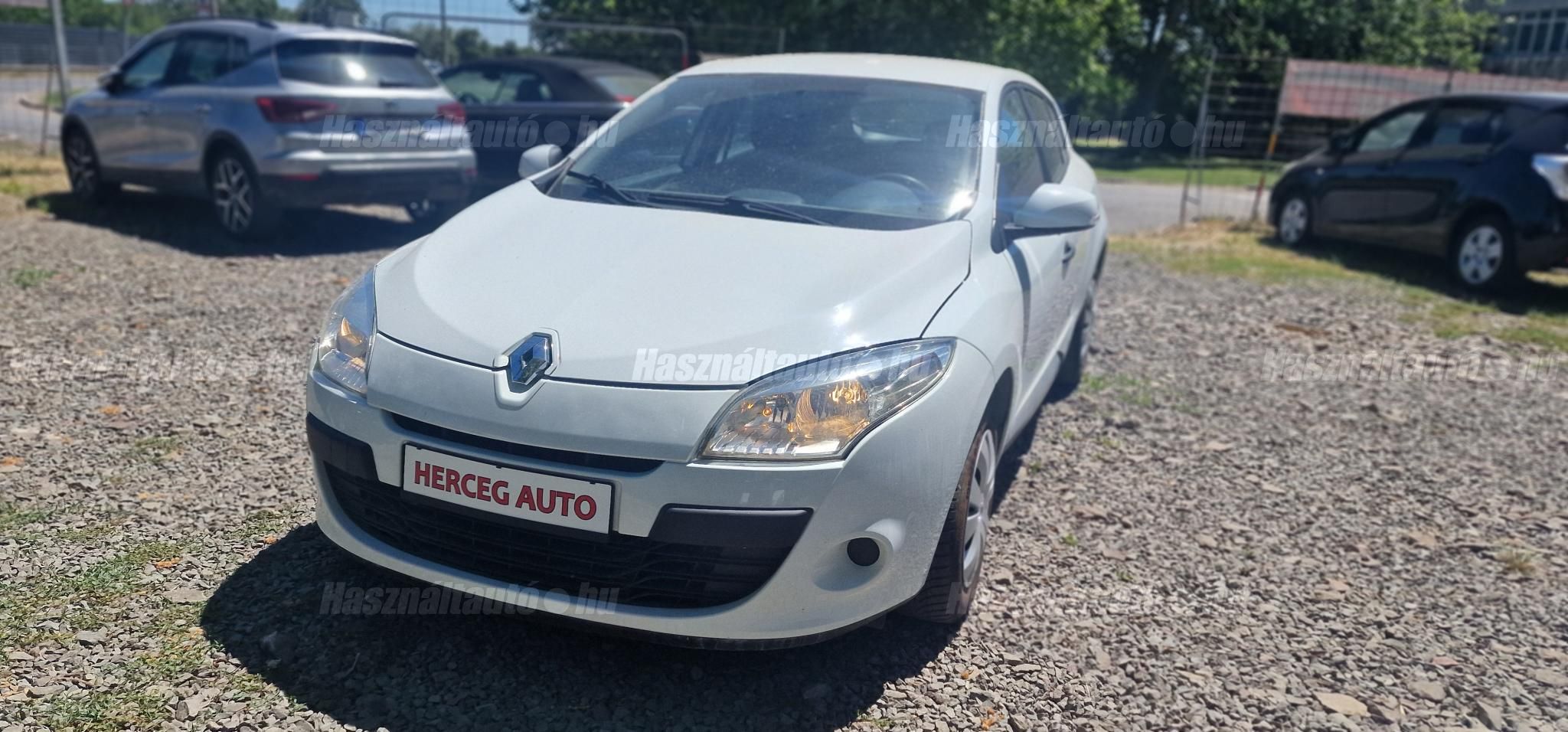 RENAULT MEGANE 2010/12 - 1