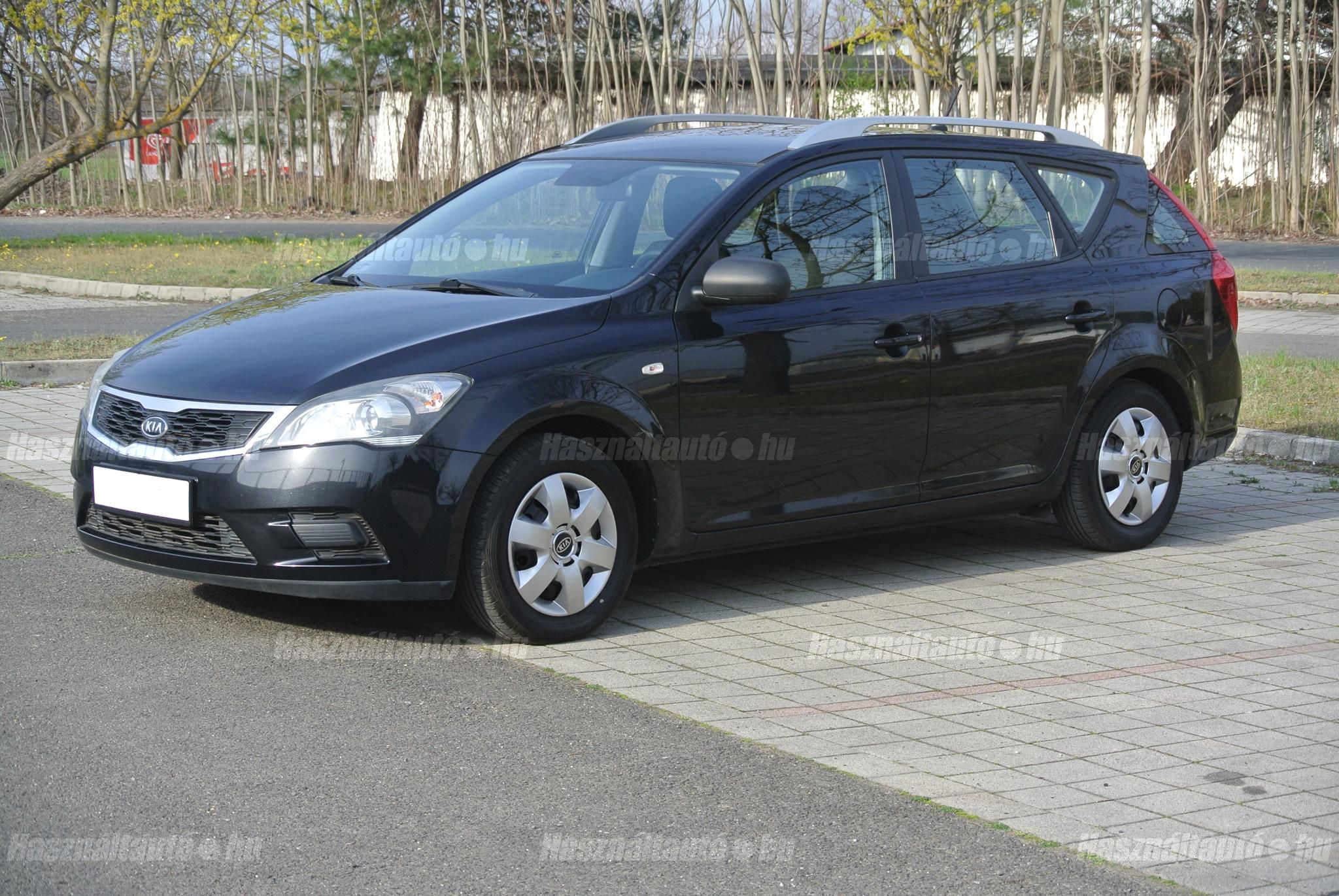 KIA CEE'D 2011/4 - 1