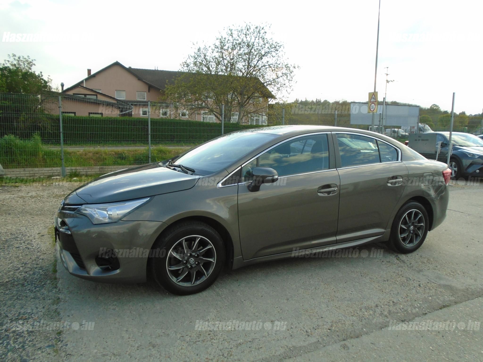 TOYOTA AVENSIS 2017/3 - 1