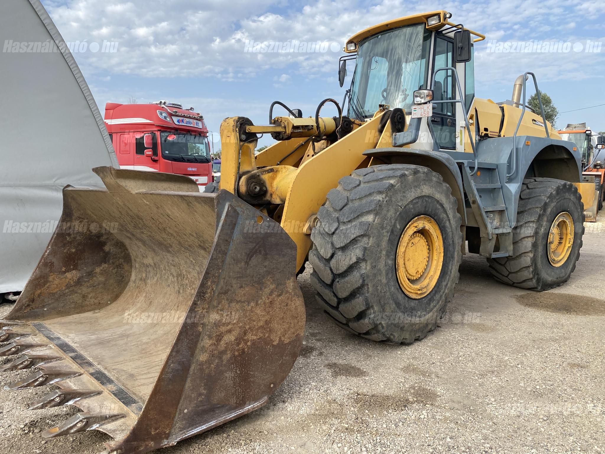 LIEBHERR 2002 - 1