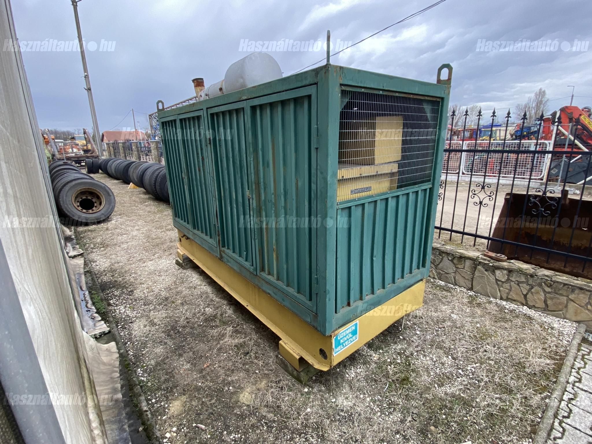CATERPILLAR 2000 - 1