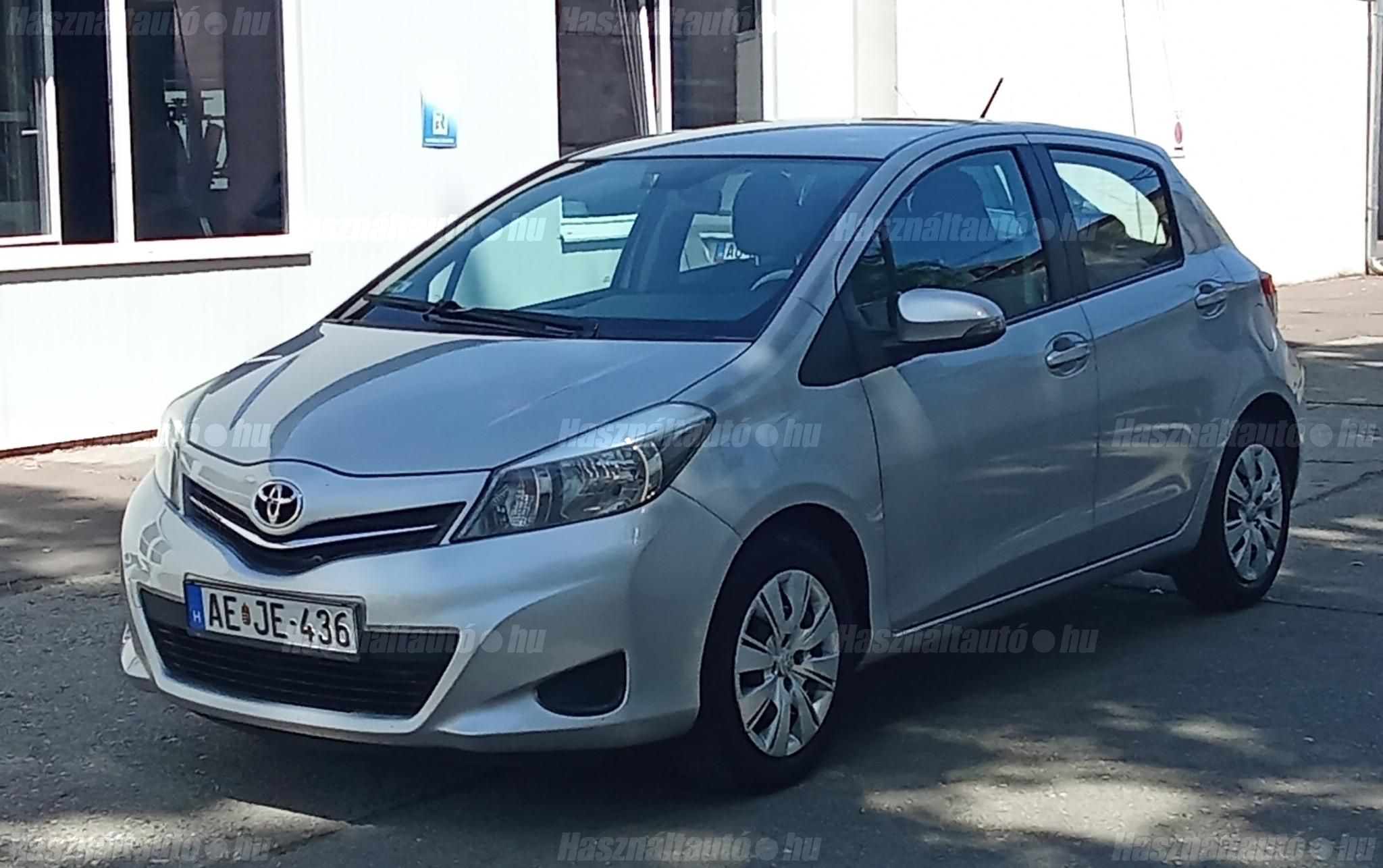 TOYOTA YARIS 2011/10 - 1