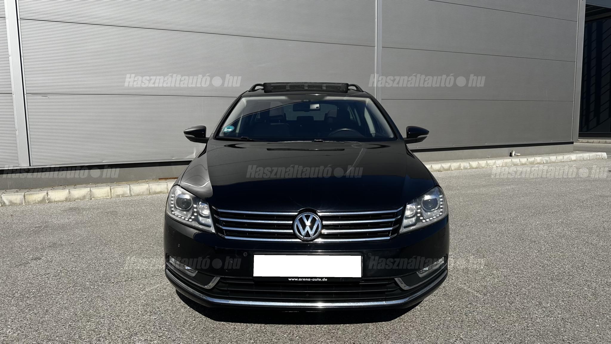 VOLKSWAGEN PASSAT 2012/8 - 1