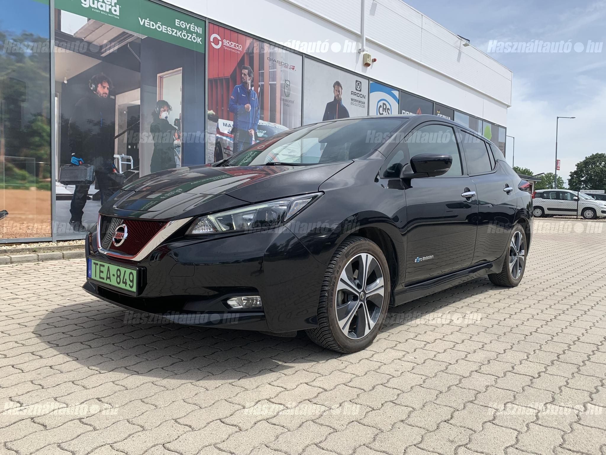 NISSAN LEAF 2018/6 - 1