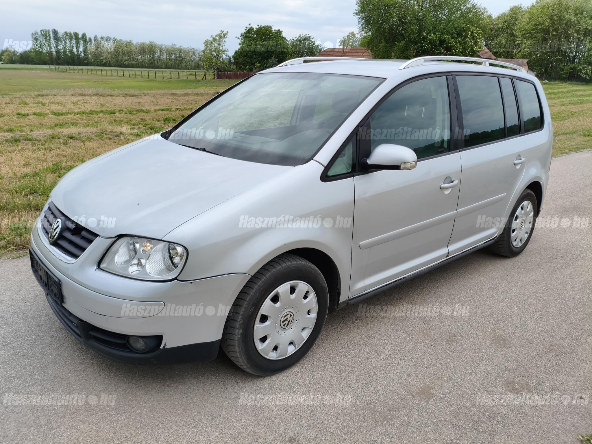 VOLKSWAGEN TOURAN 2004 - 1