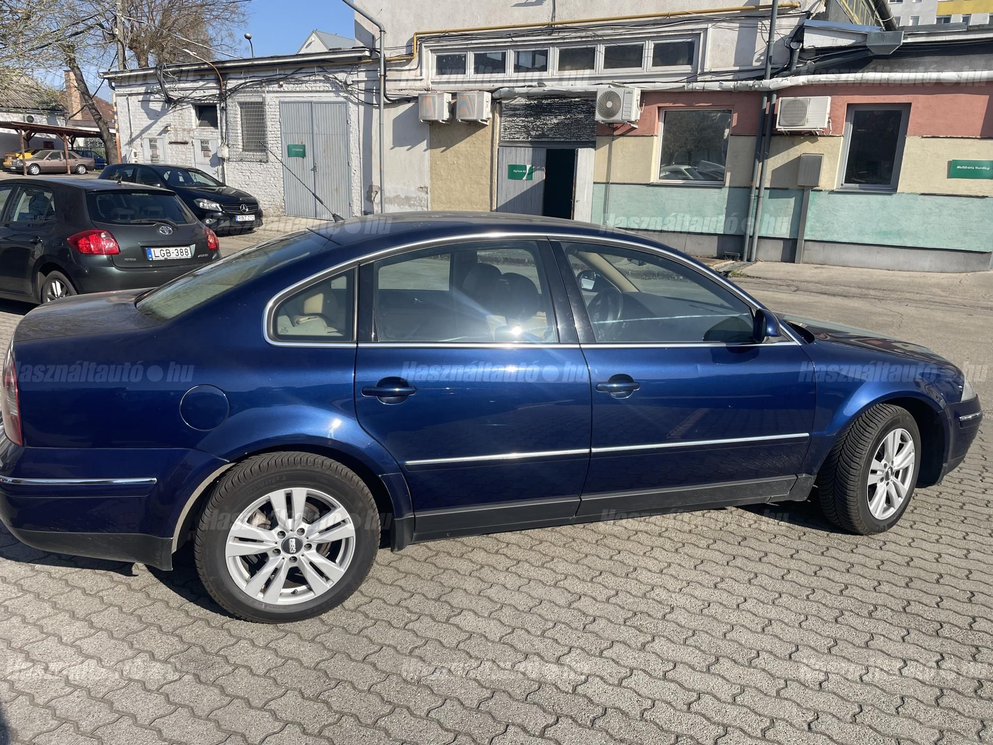 VOLKSWAGEN PASSAT 2004/2 - 1