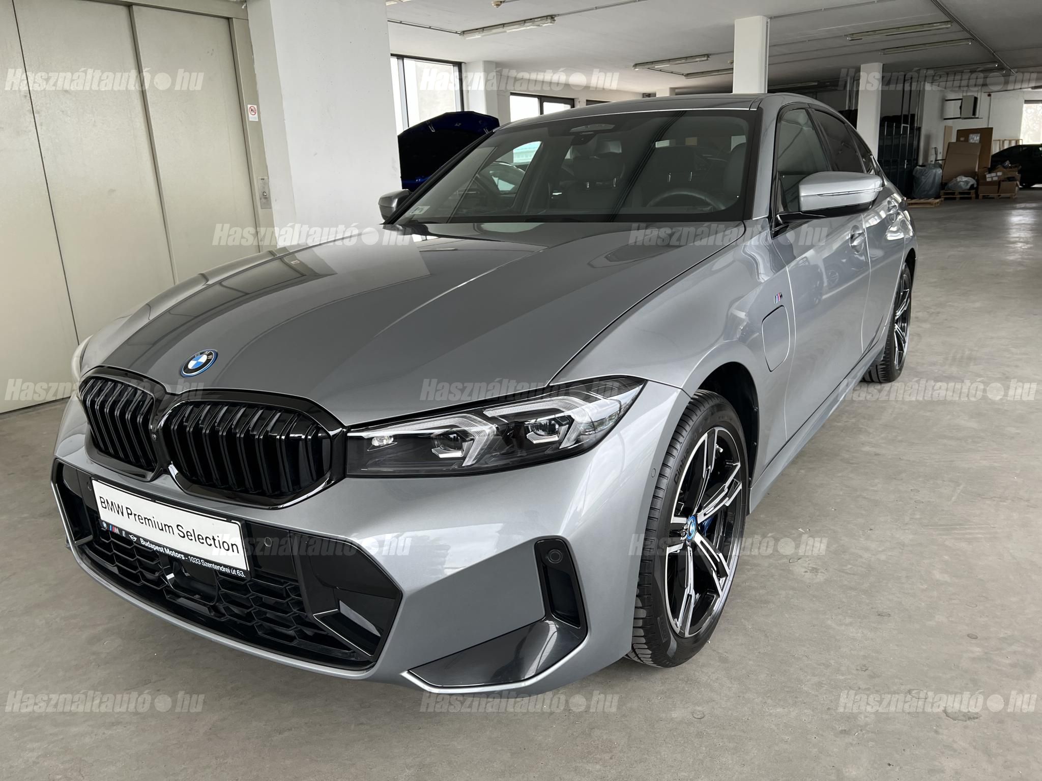 BMW 330 2024/9 - 1