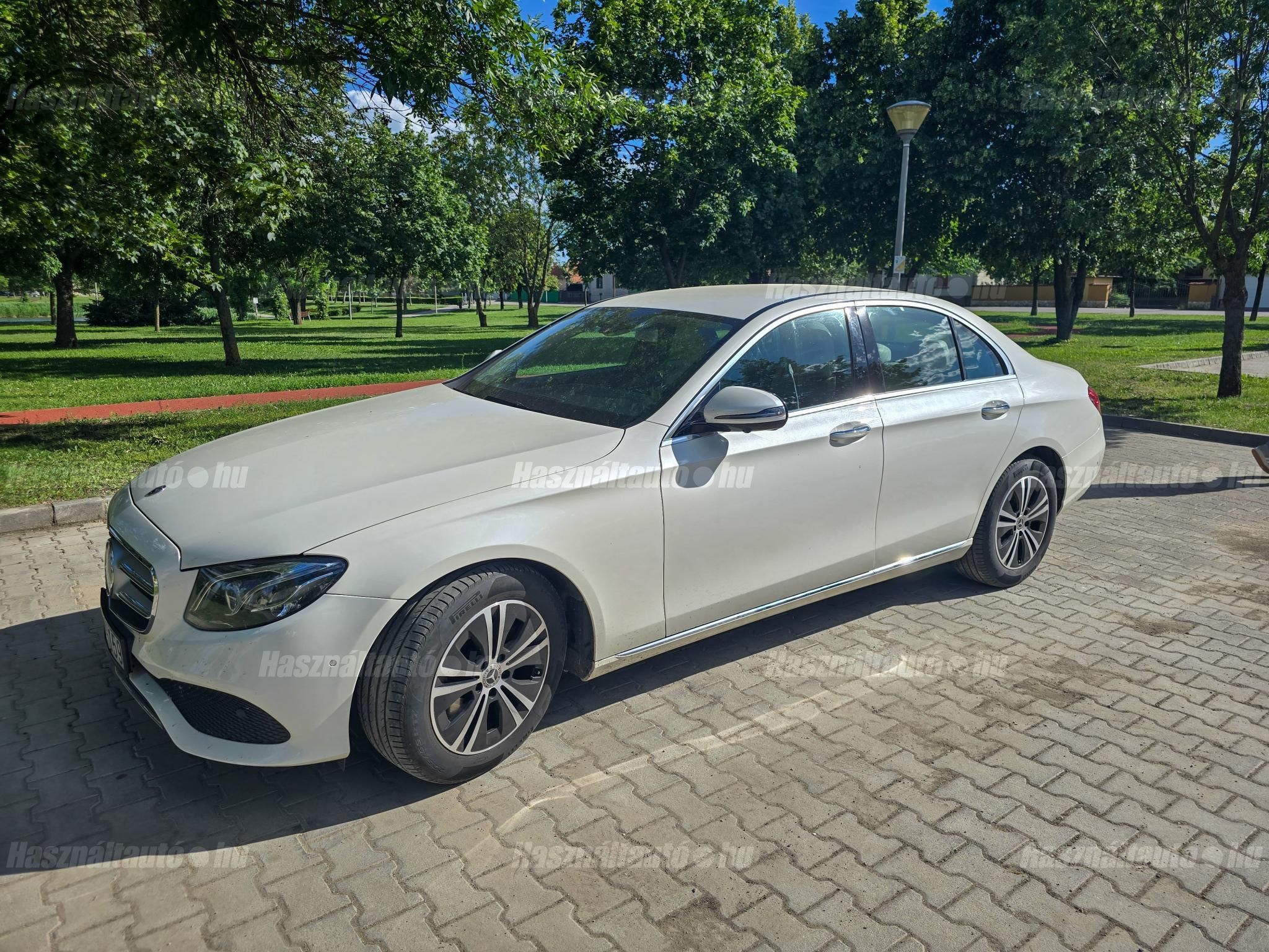 MERCEDES-BENZ E 200 2019/8 - 1