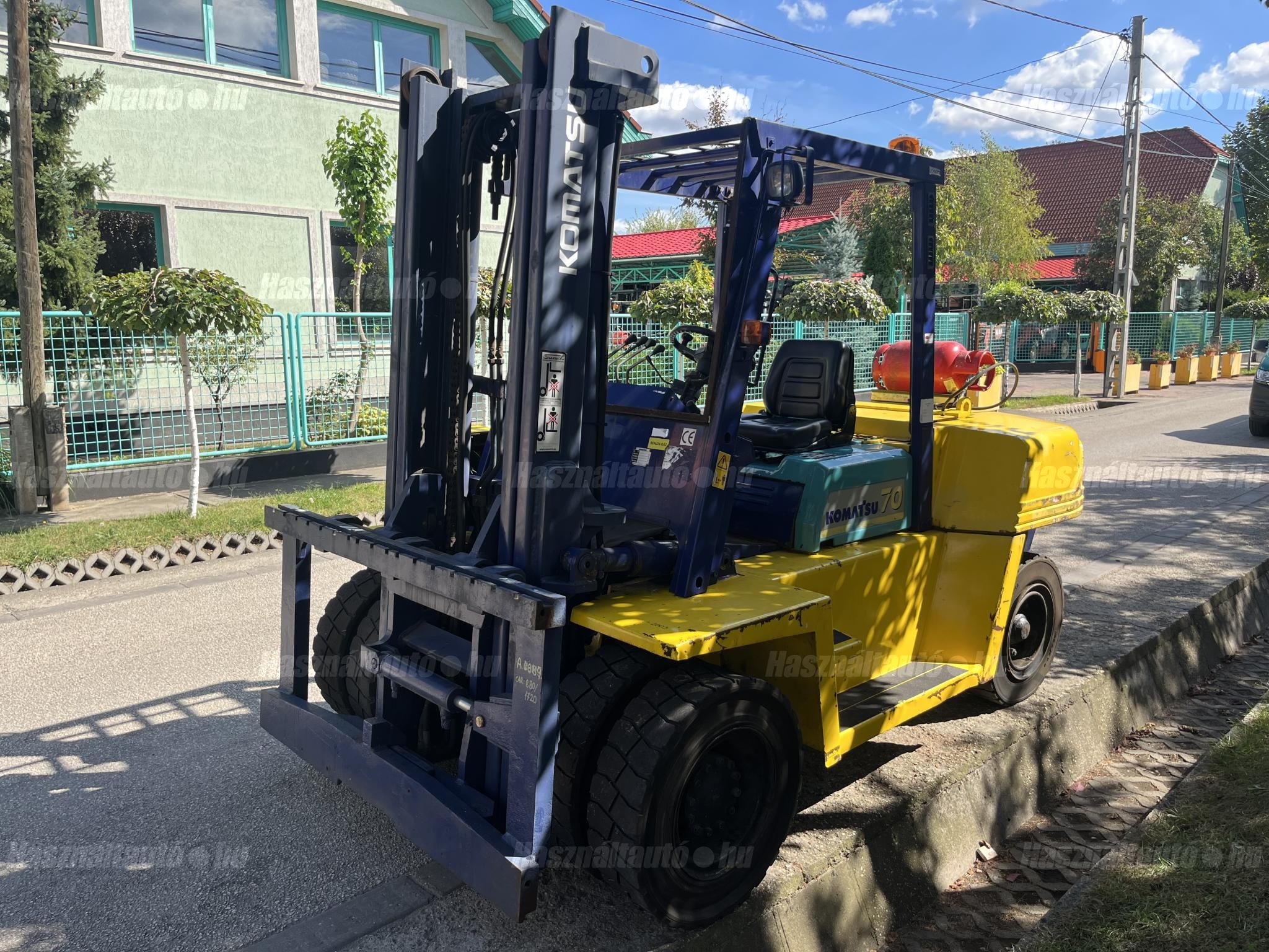 KOMATSU 2001 - 1