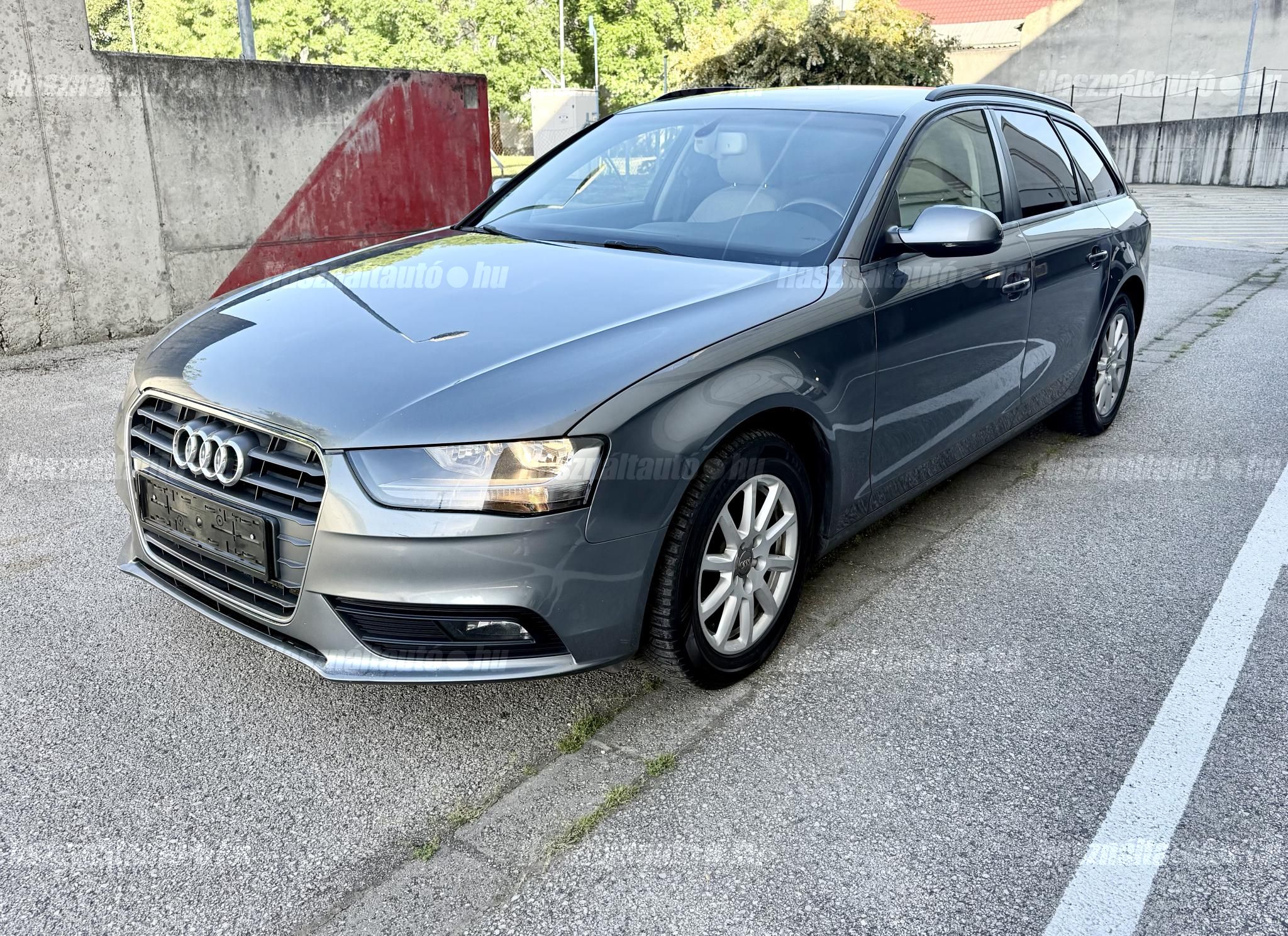AUDI A4 2013/12 - 1