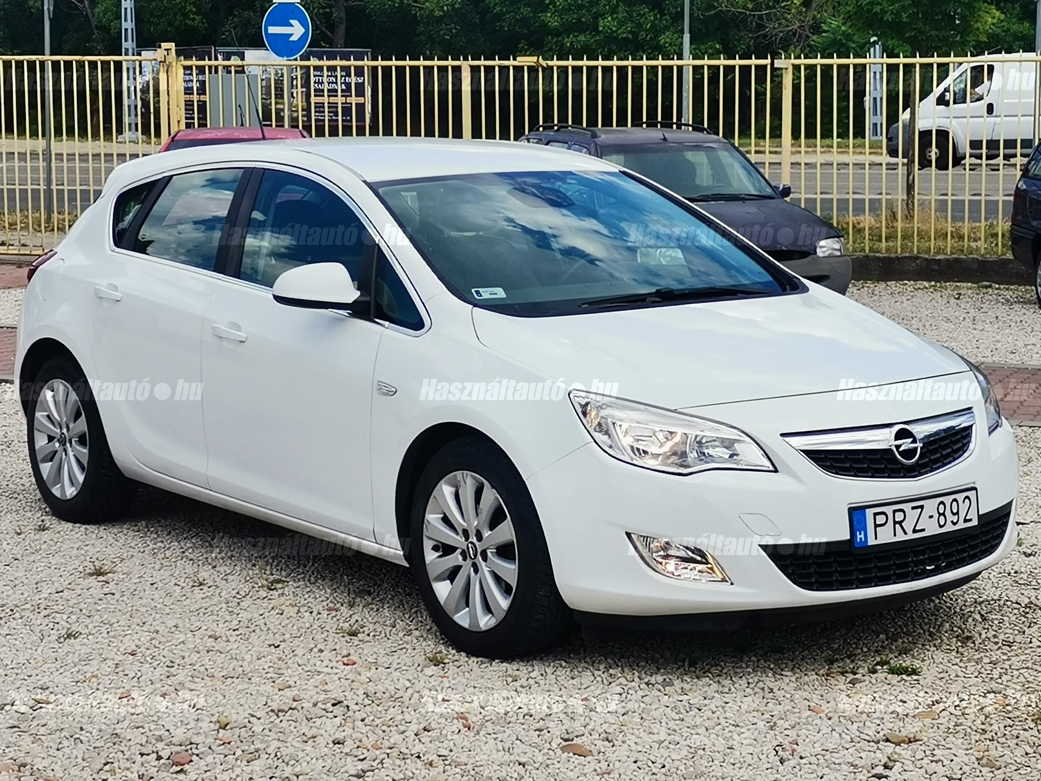 OPEL ASTRA J 2010/7 - 1