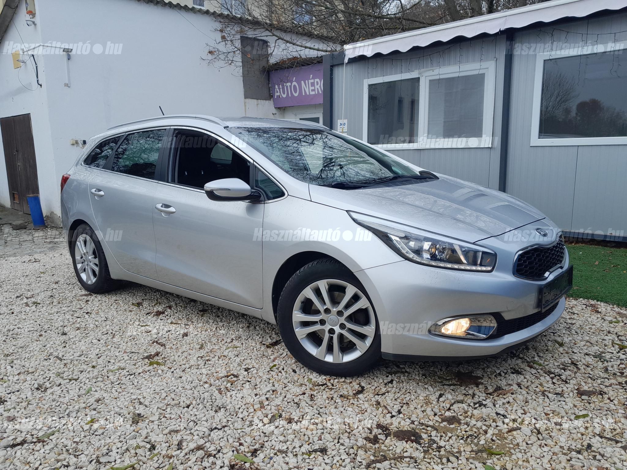 KIA CEE'D 2013/8 - 1