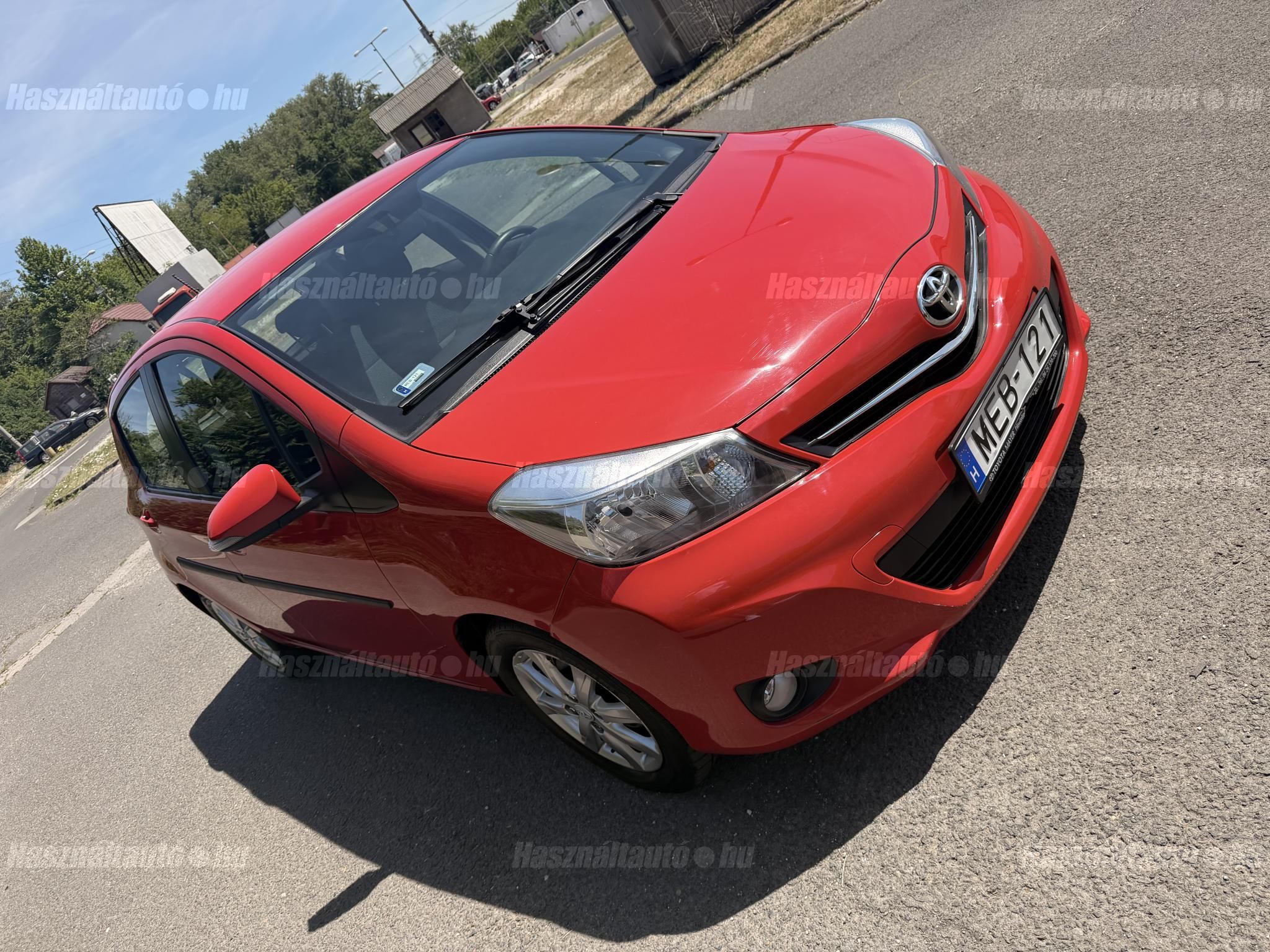 TOYOTA YARIS 2012/7 - 1