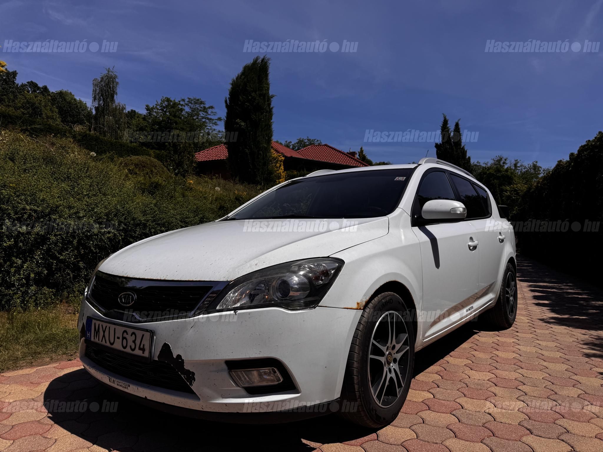 KIA CEE'D 2011/6 - 1