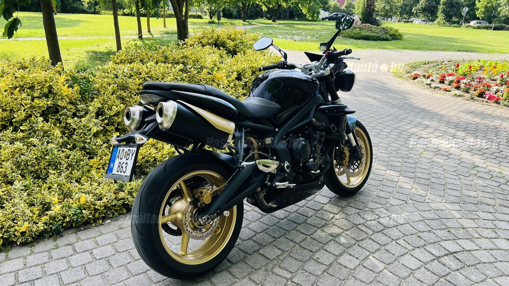 TRIUMPH STREET TRIPLE 675 R 2012/1 - 1