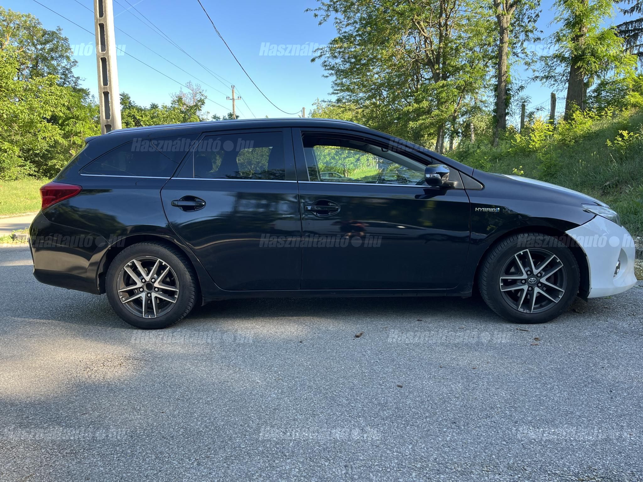 TOYOTA AURIS 2014/11 - 1