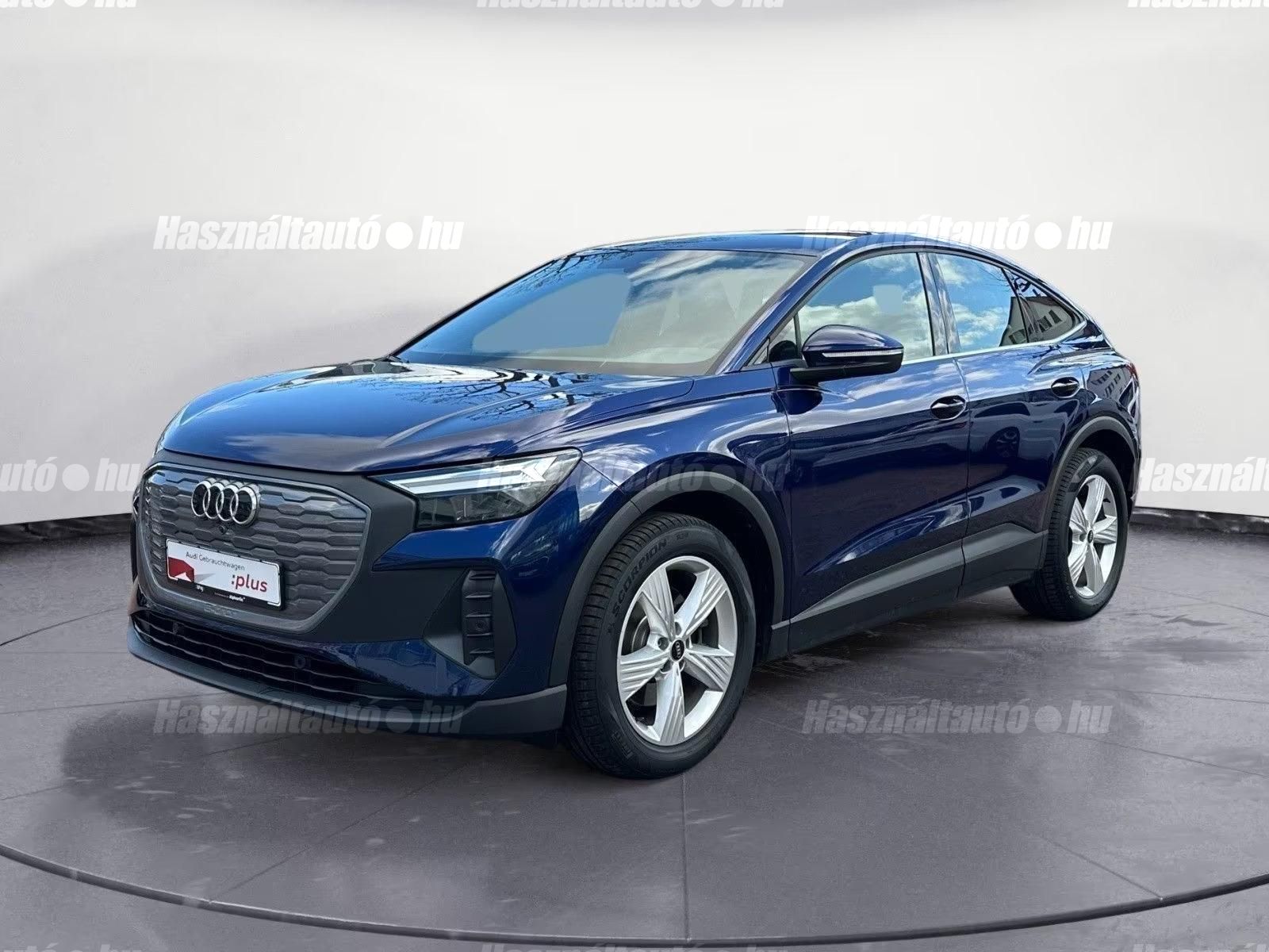AUDI Q4 2023/3 - 1