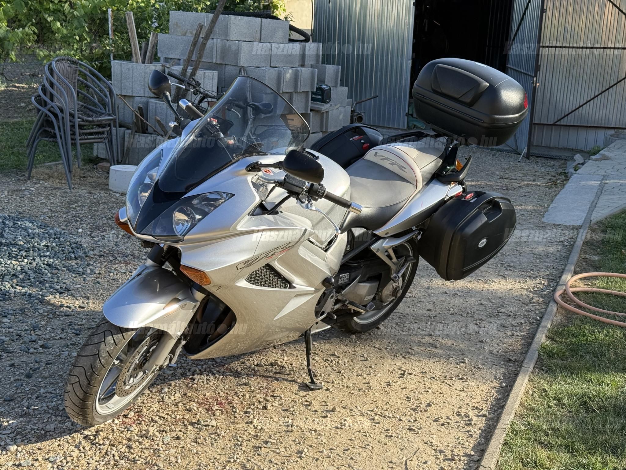 HONDA VFR 800 2002 - 1