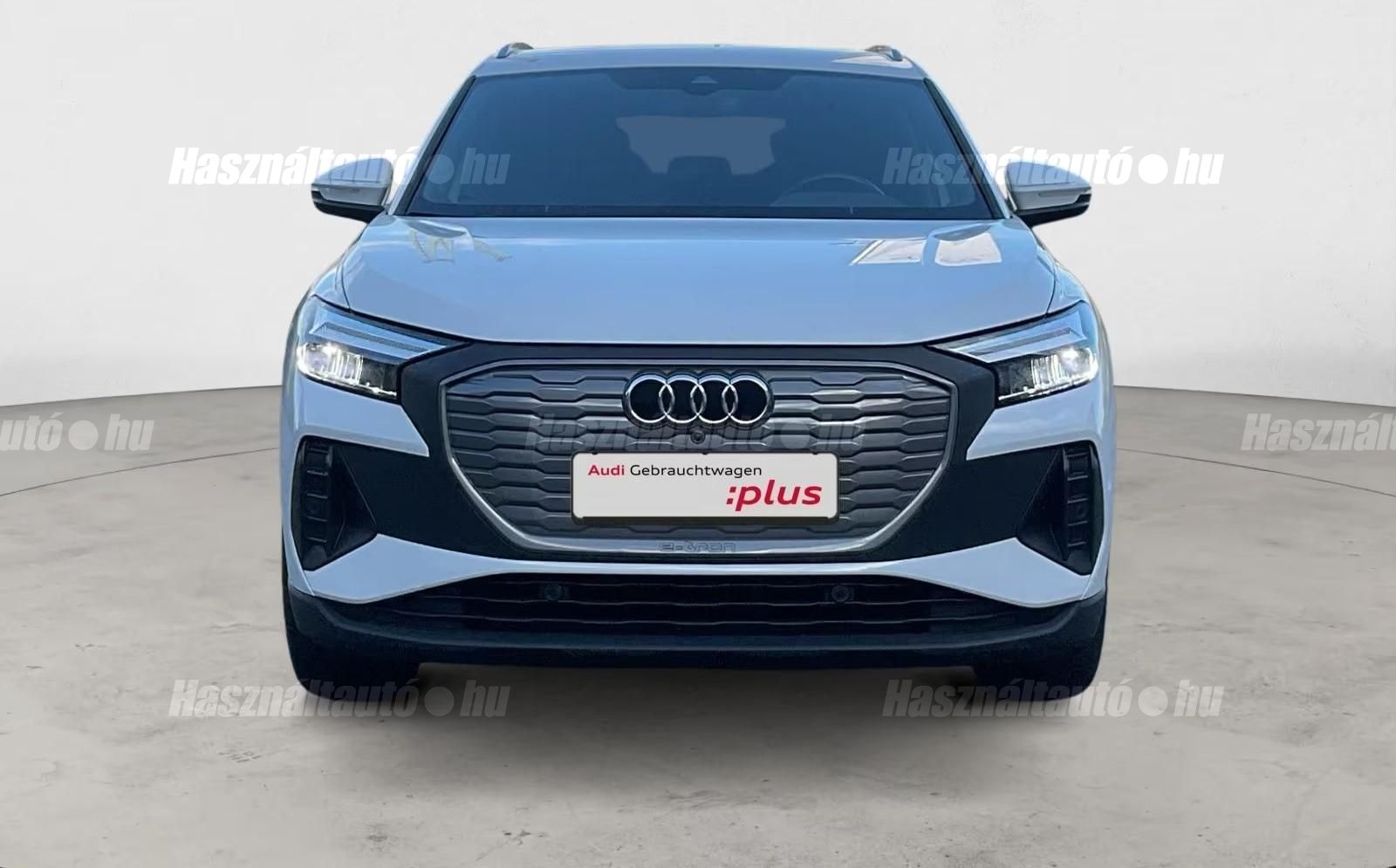 AUDI Q4 2021/12 - 1