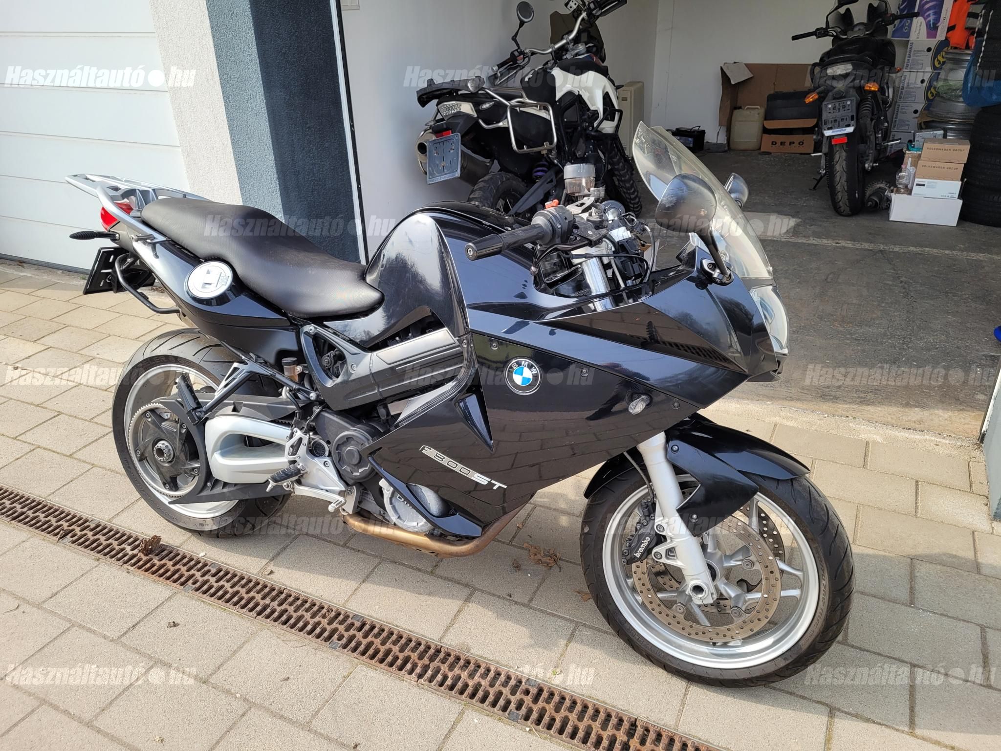BMW F 800 ST 2012/4 - 1