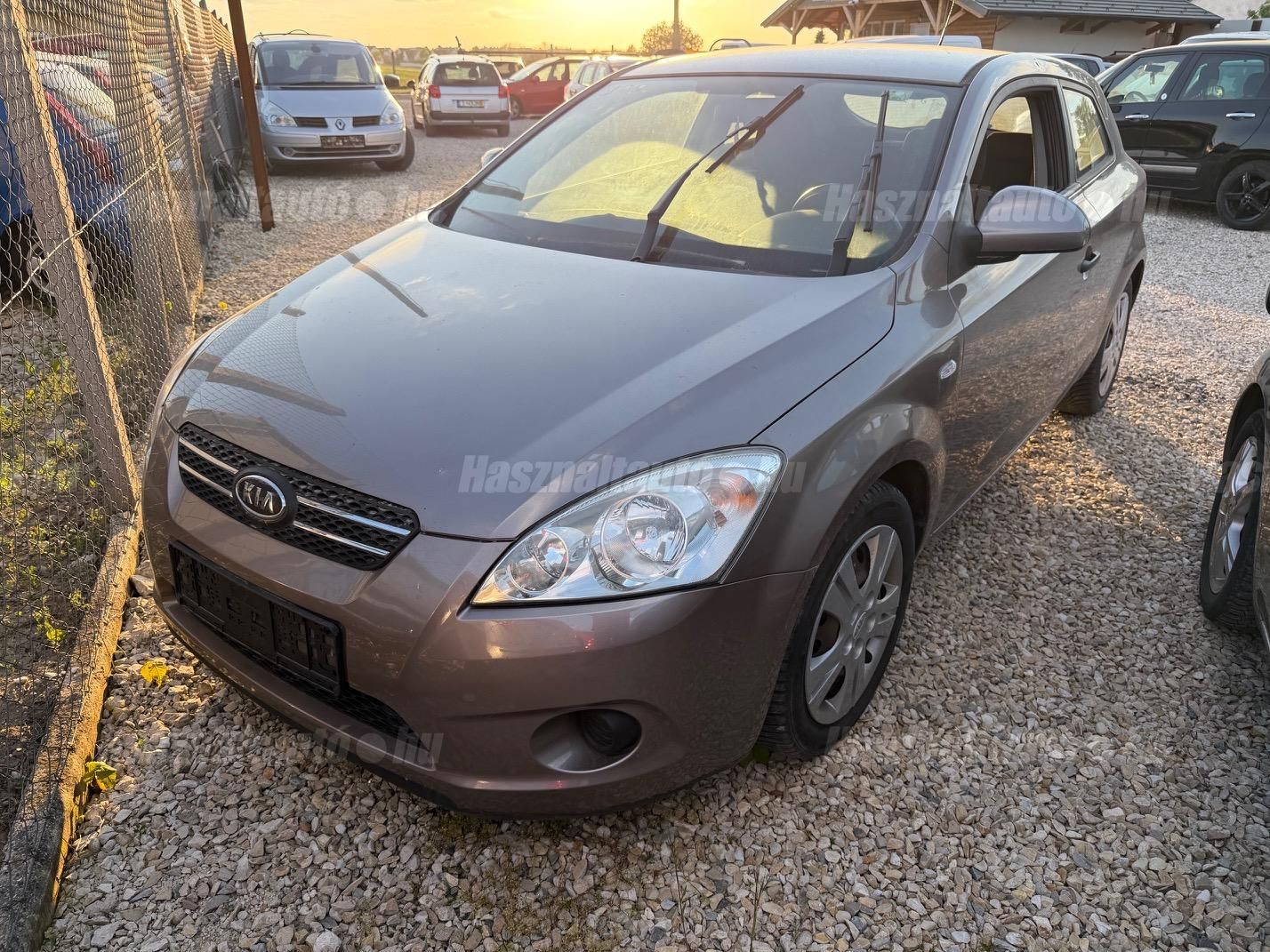 KIA PRO CEE'D 2009/10 - 1