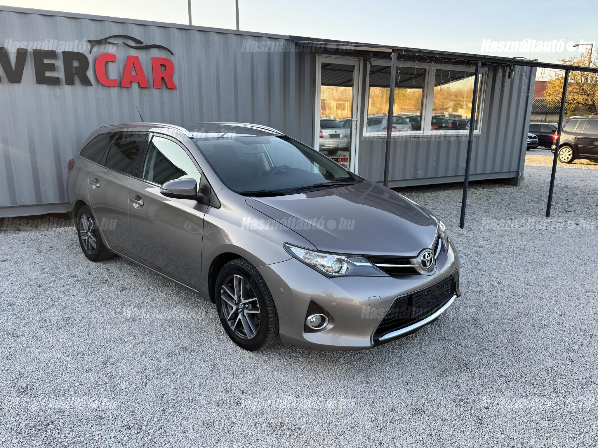 TOYOTA AURIS 2014/8 - 1