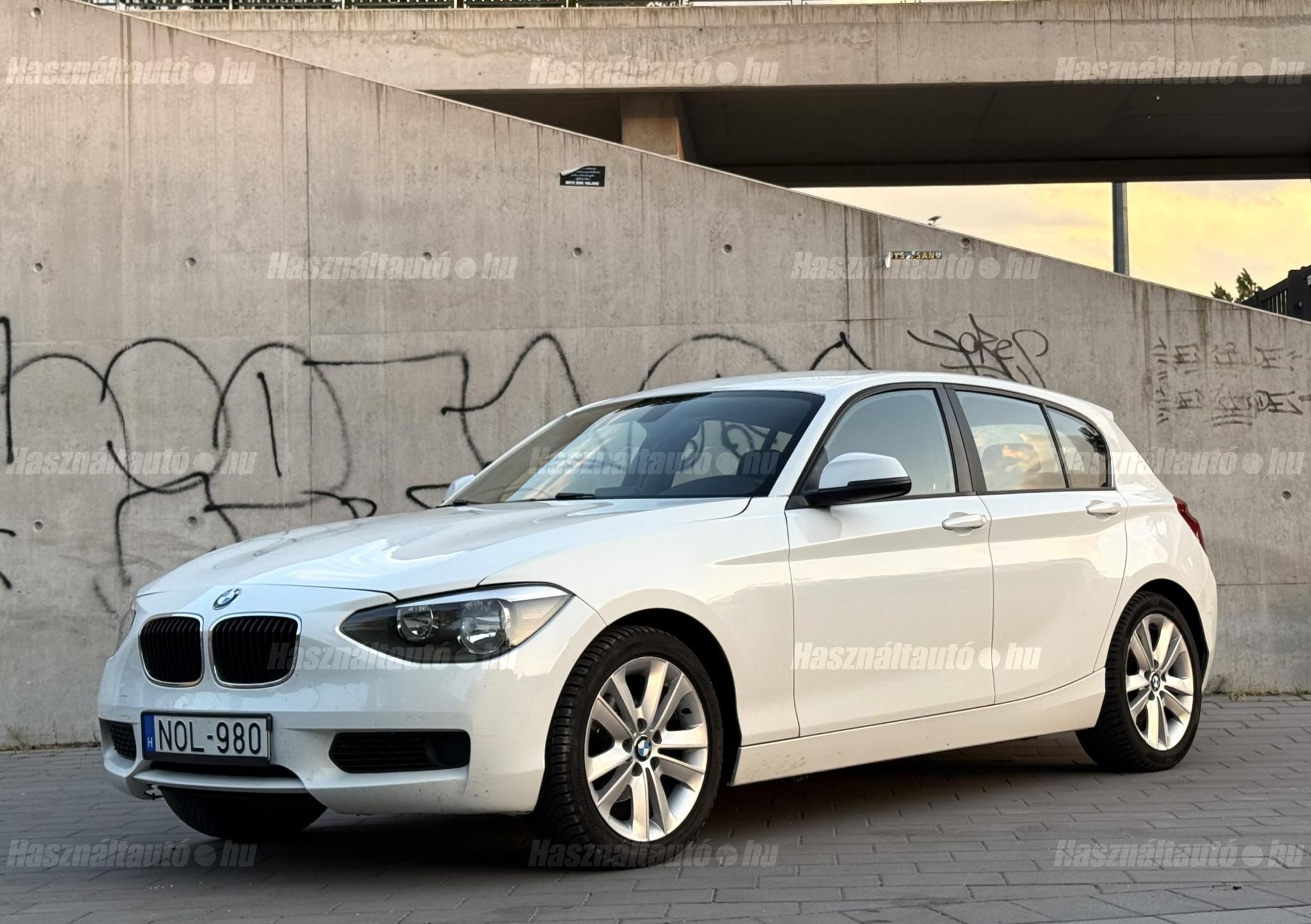 BMW 118 2011/9 - 1