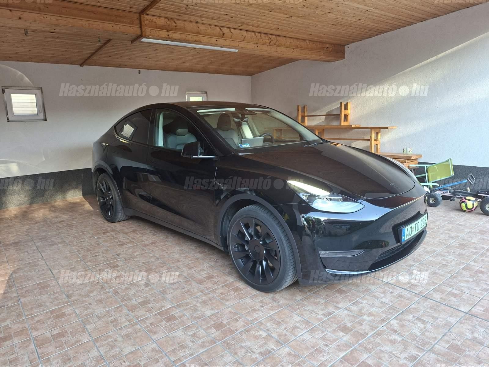 TESLA MODEL Y 2023/2 - 1
