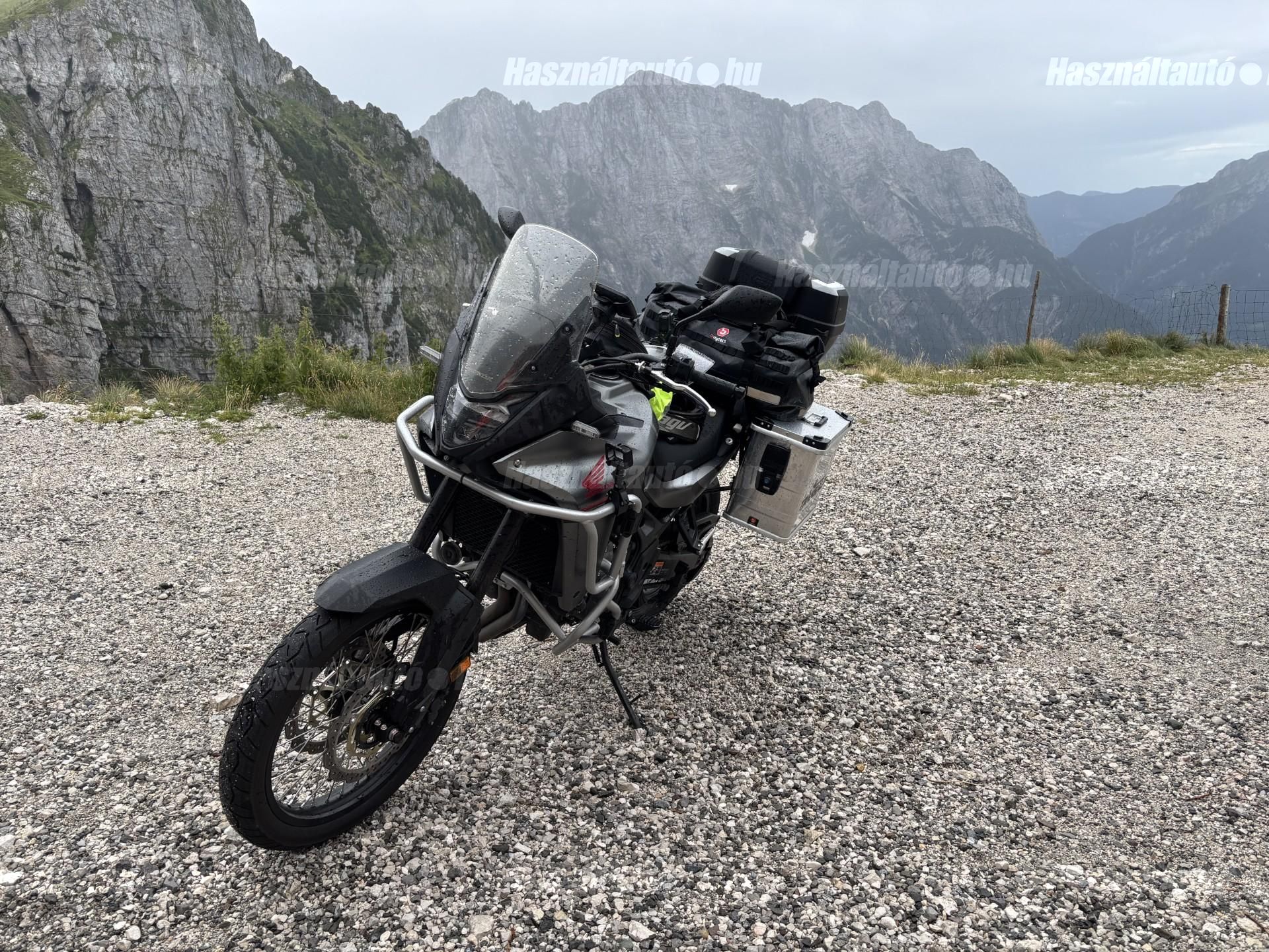 HONDA XL 750 2023/8 - 1