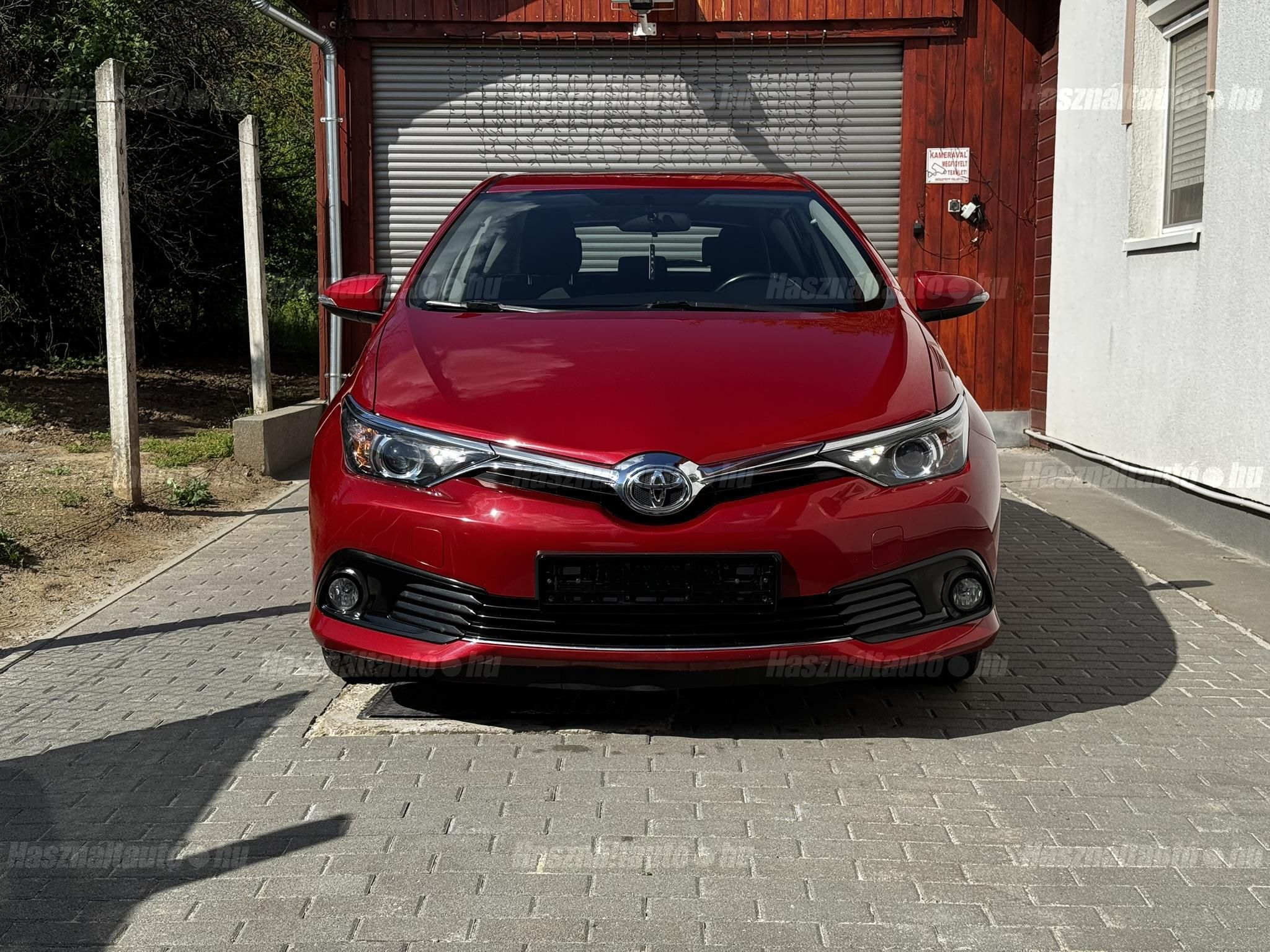 TOYOTA AURIS 2016/3 - 1