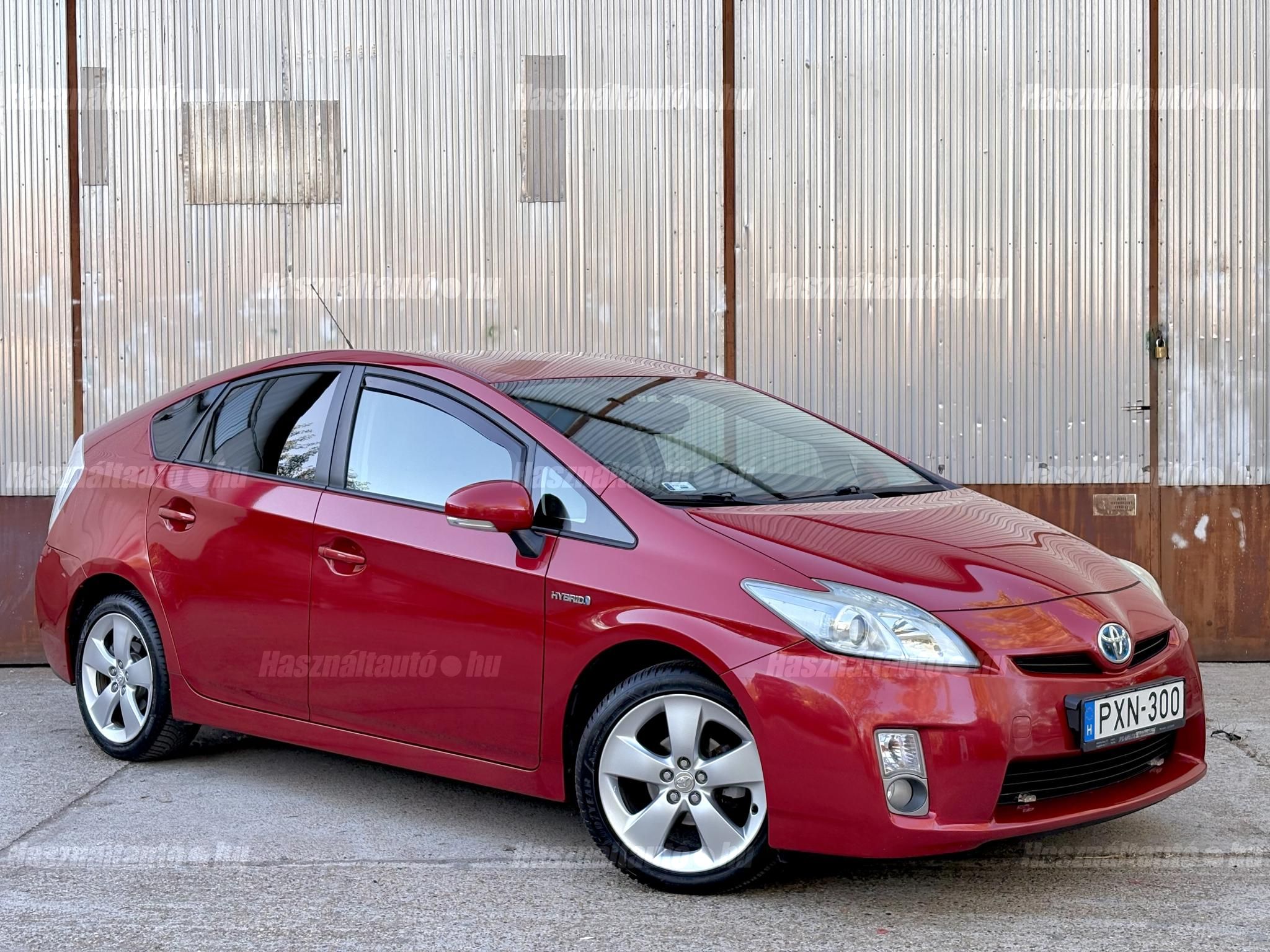 TOYOTA PRIUS 2010/4 - 1