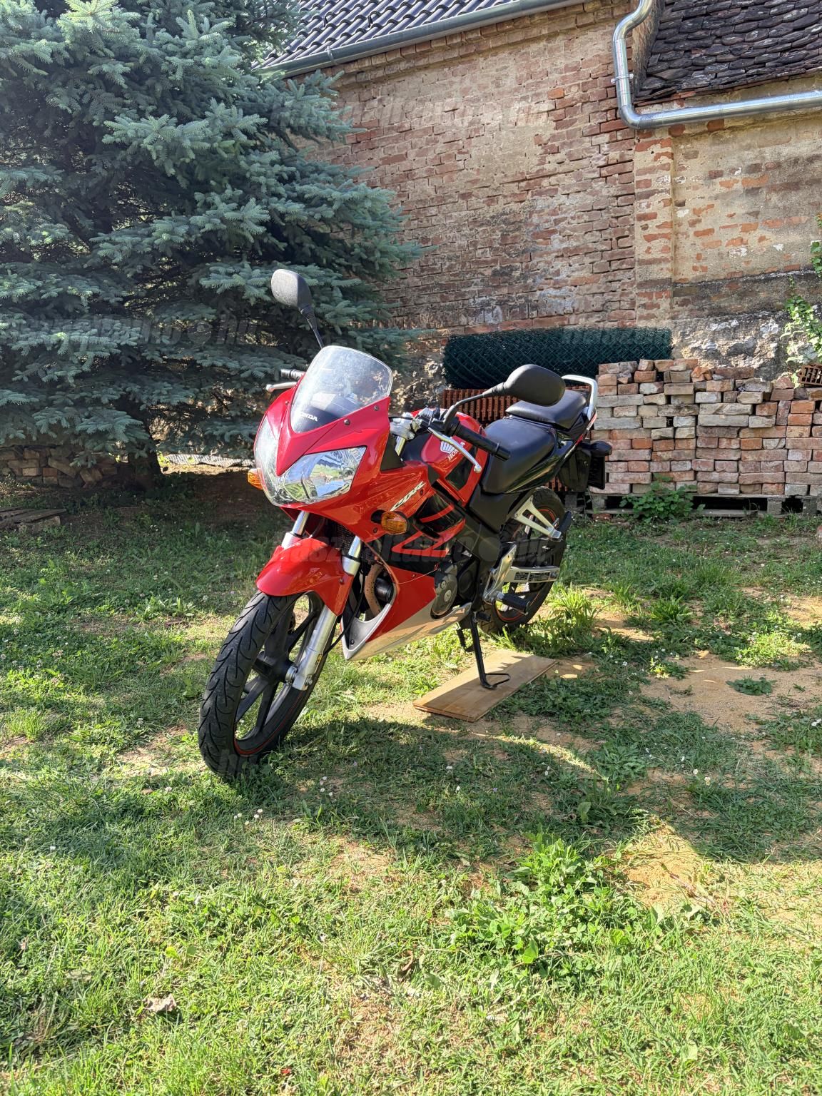 HONDA CBR 125 R 2006/2 - 1
