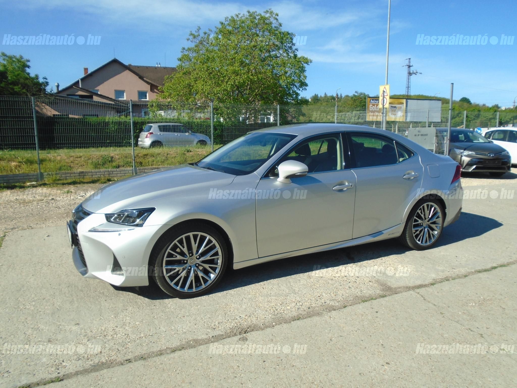 LEXUS IS 2018/8 - 1