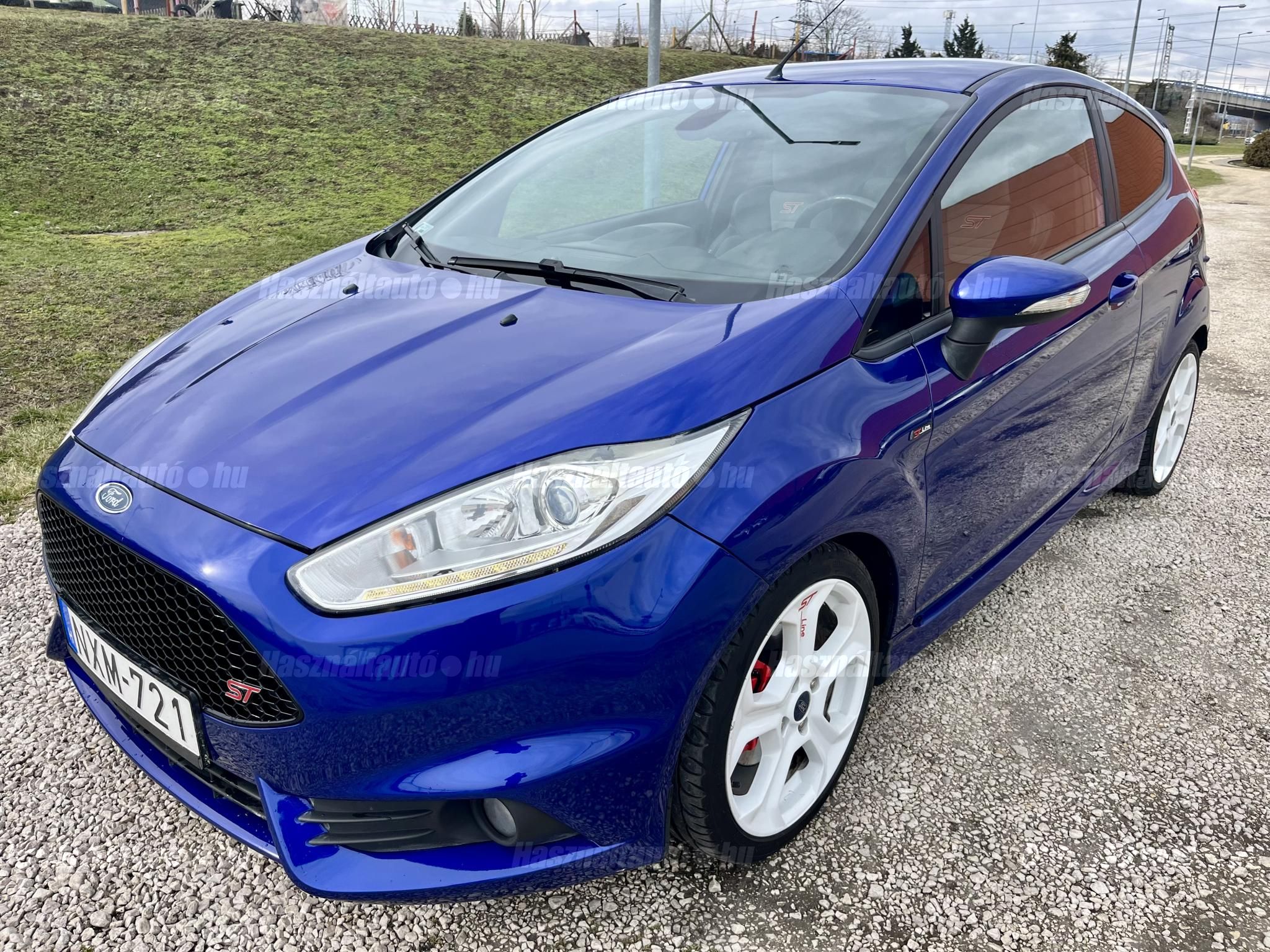 FORD FIESTA 2015/6 - 1