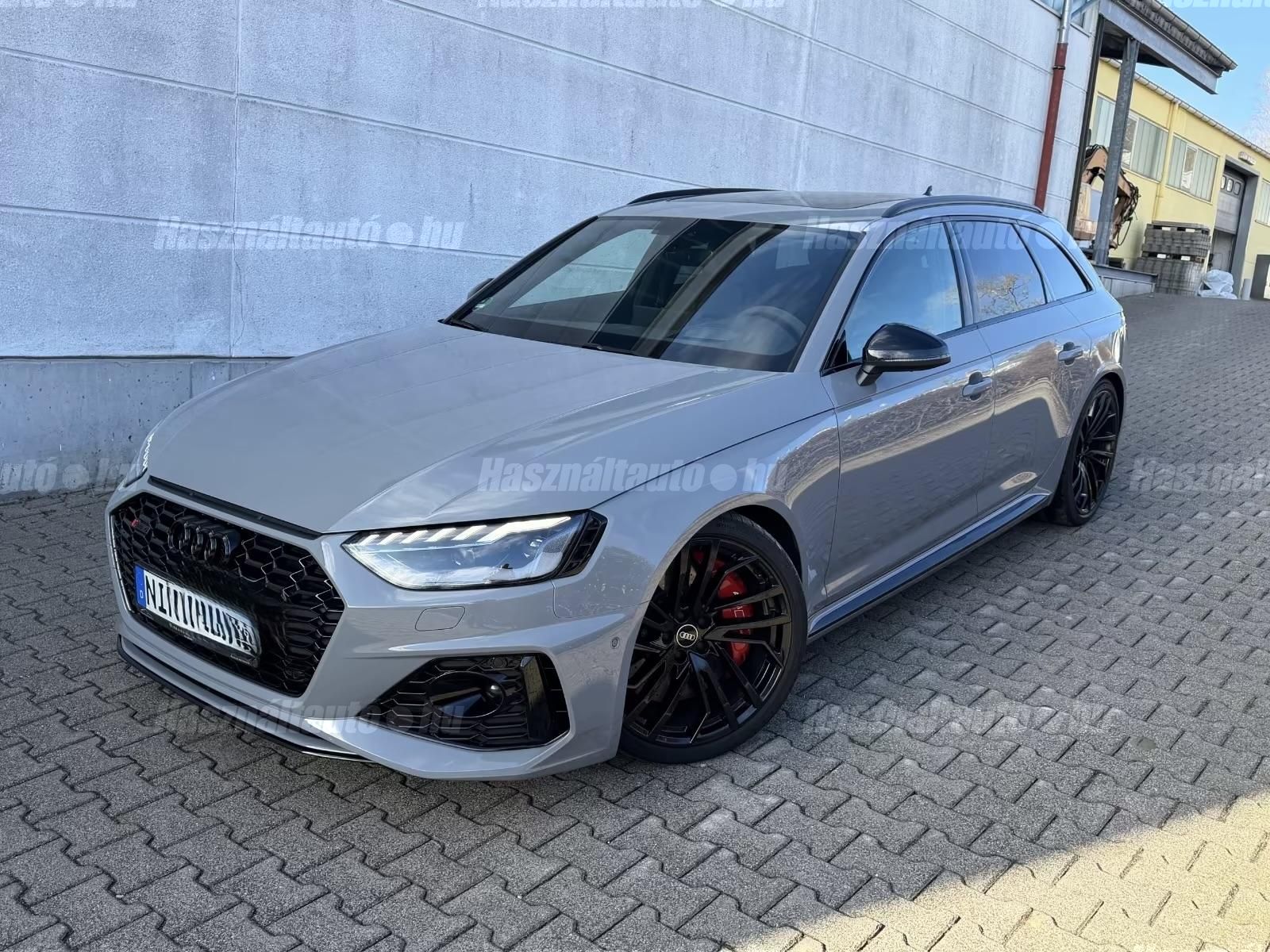AUDI RS4 2022/8 - 1