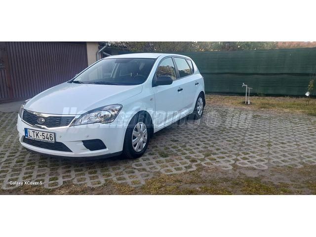 KIA CEE'D 2011 - 1