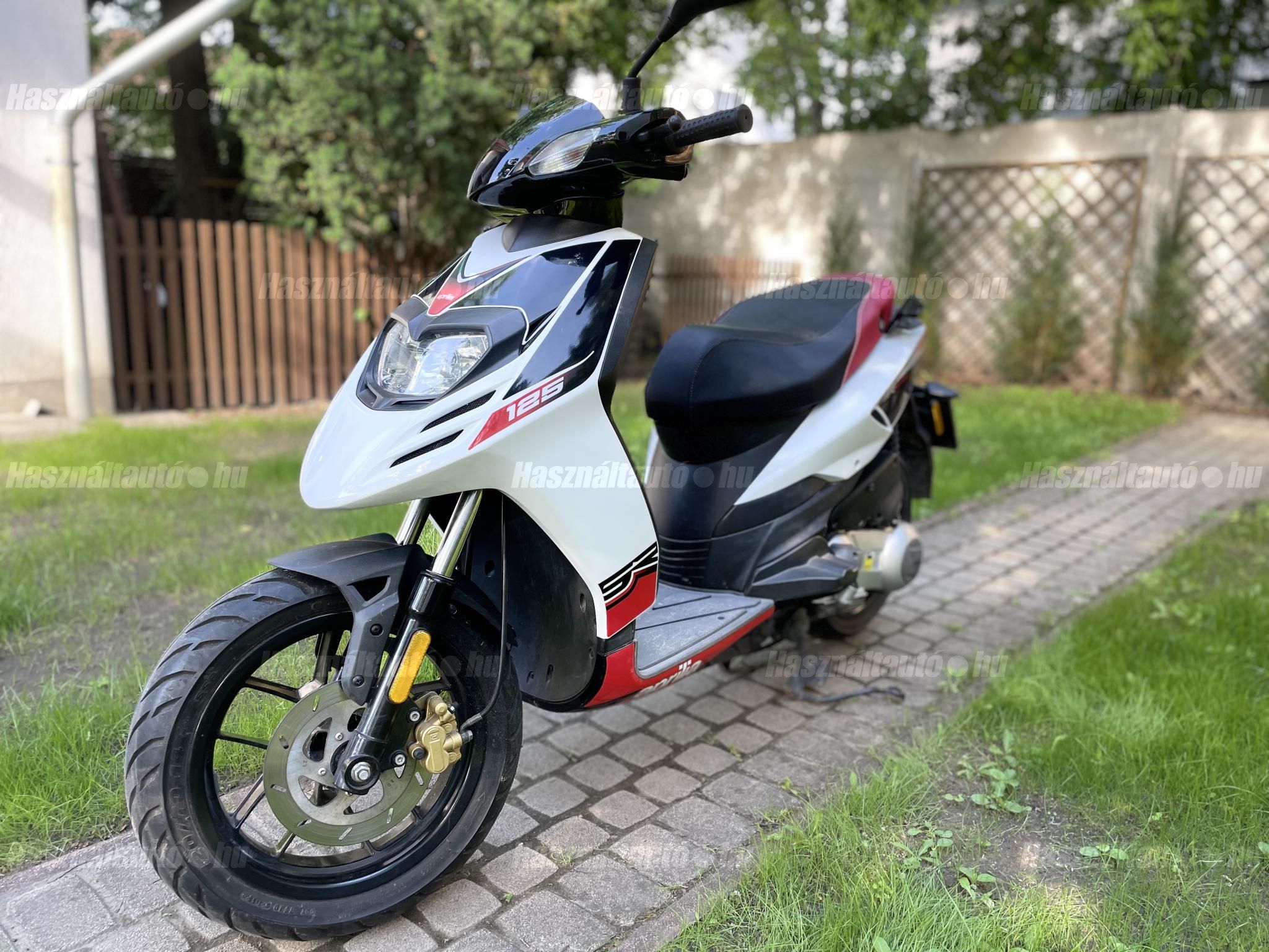 APRILIA SR 125 2013/6 - 1