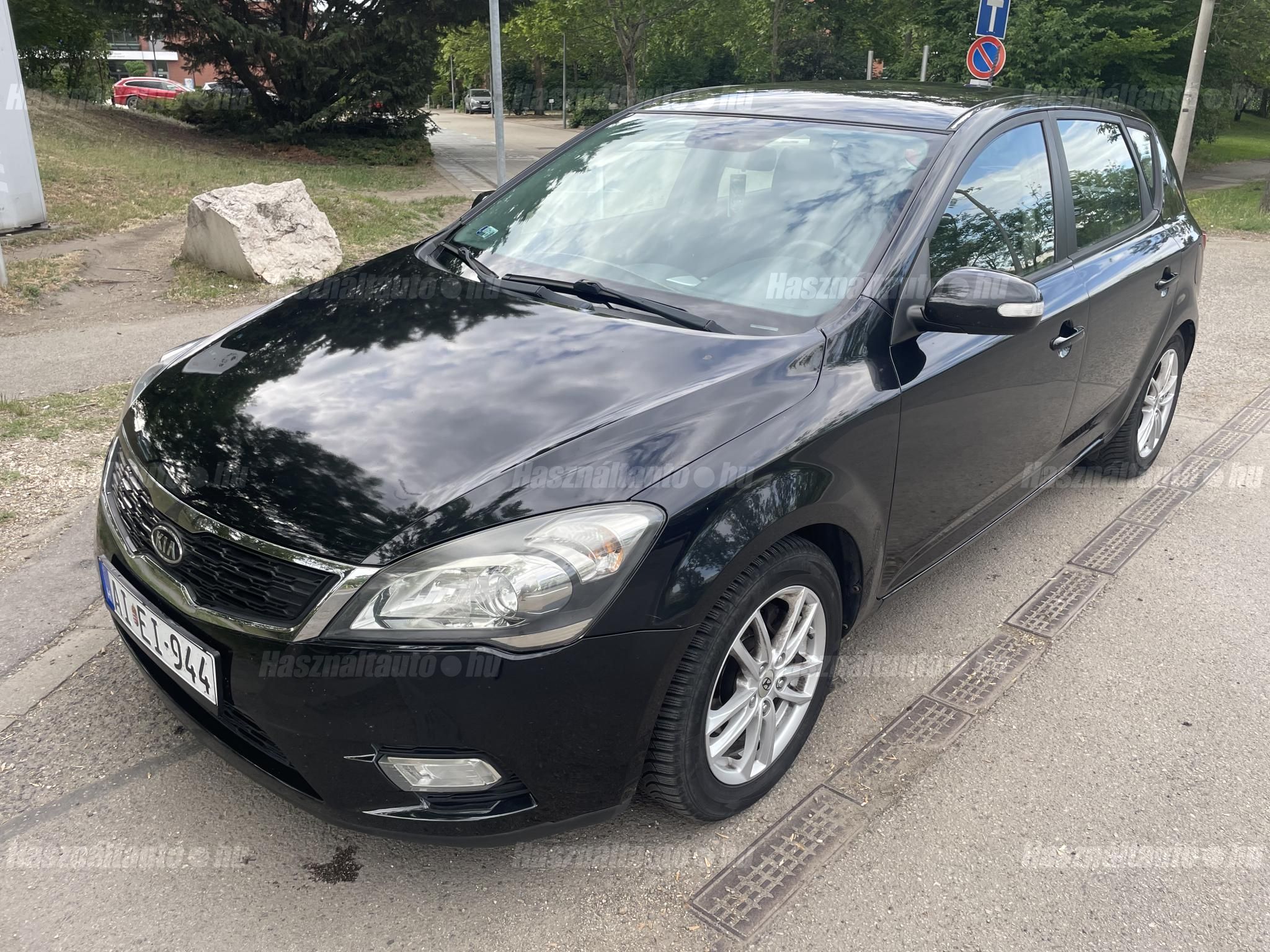 KIA CEE'D 2011/11 - 1
