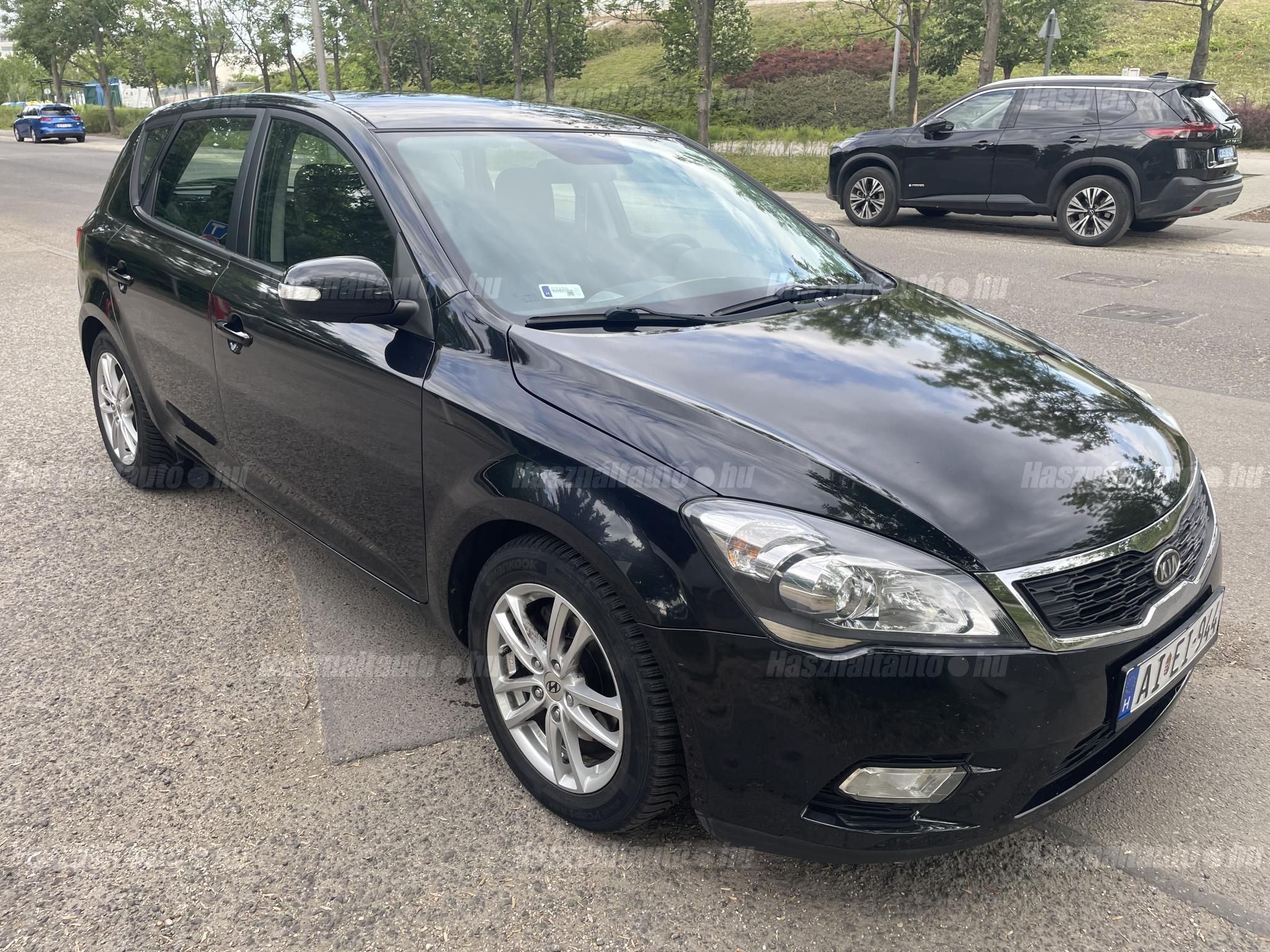 KIA CEE'D 2011/11 - 1