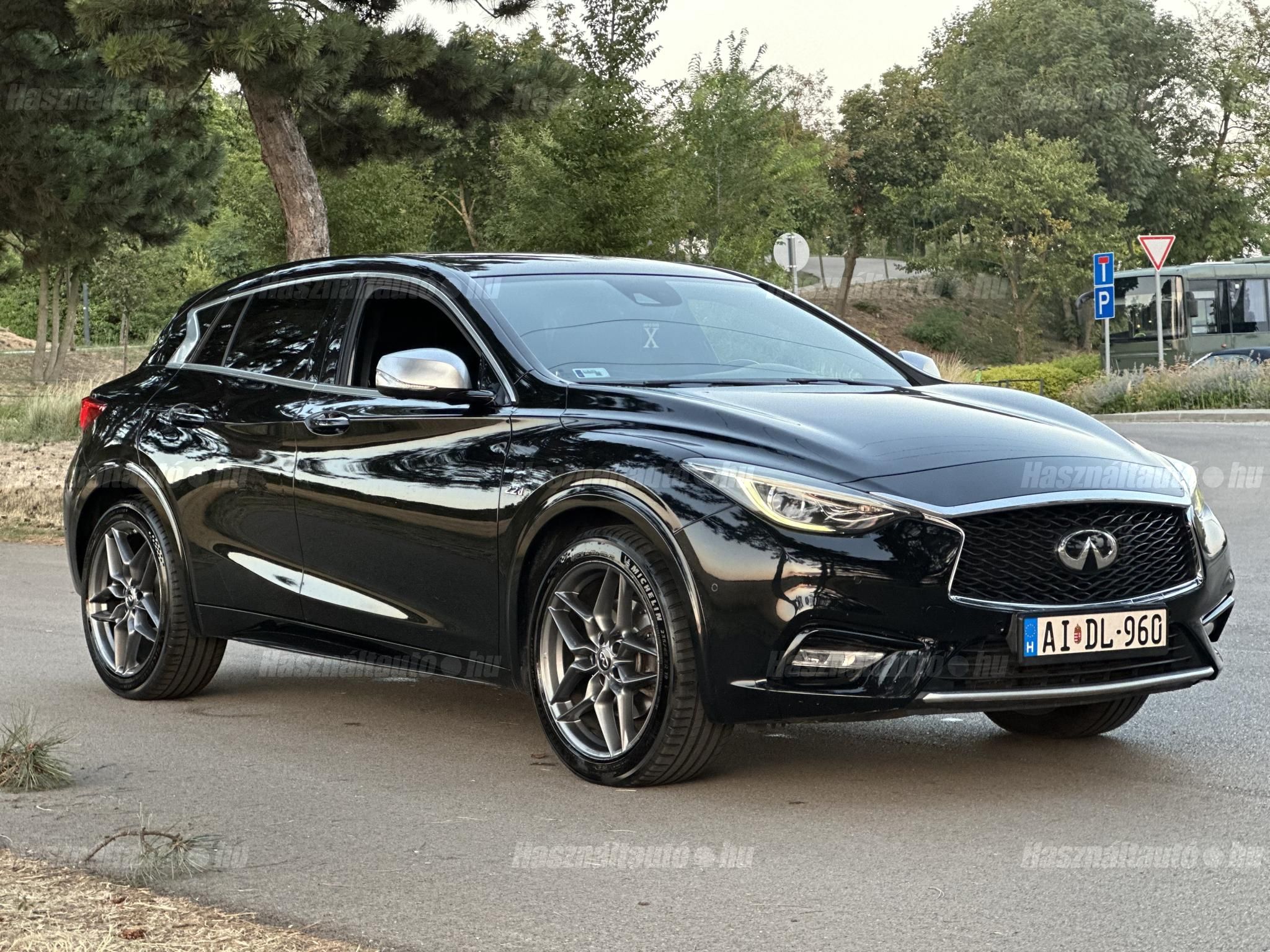 INFINITI Q30 2018/1 - 1